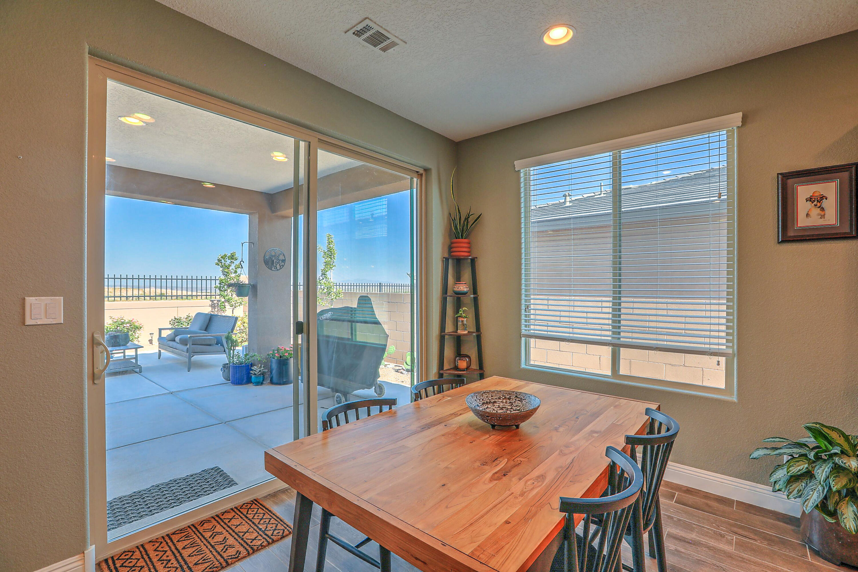 2915 KINGS CANYON Loop NE