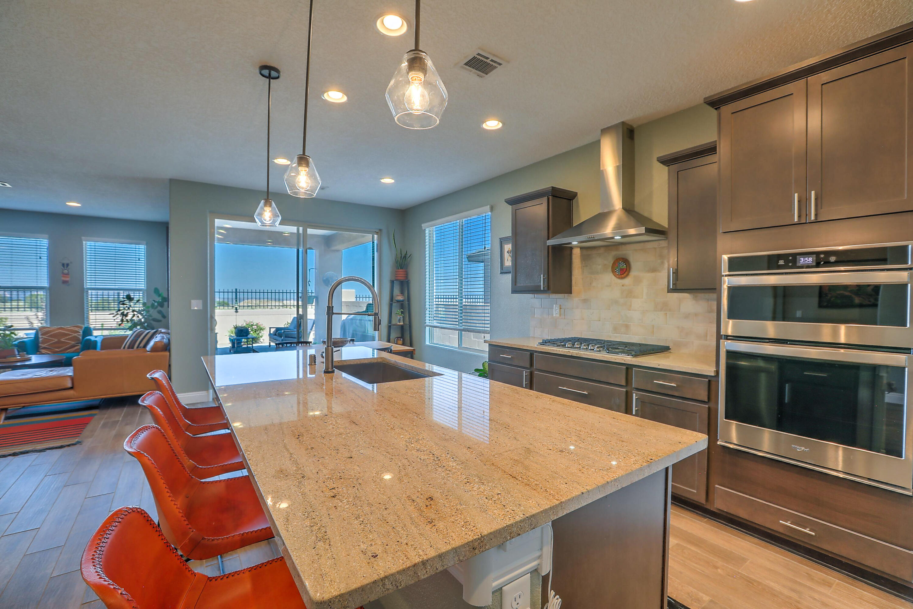 2915 KINGS CANYON Loop NE