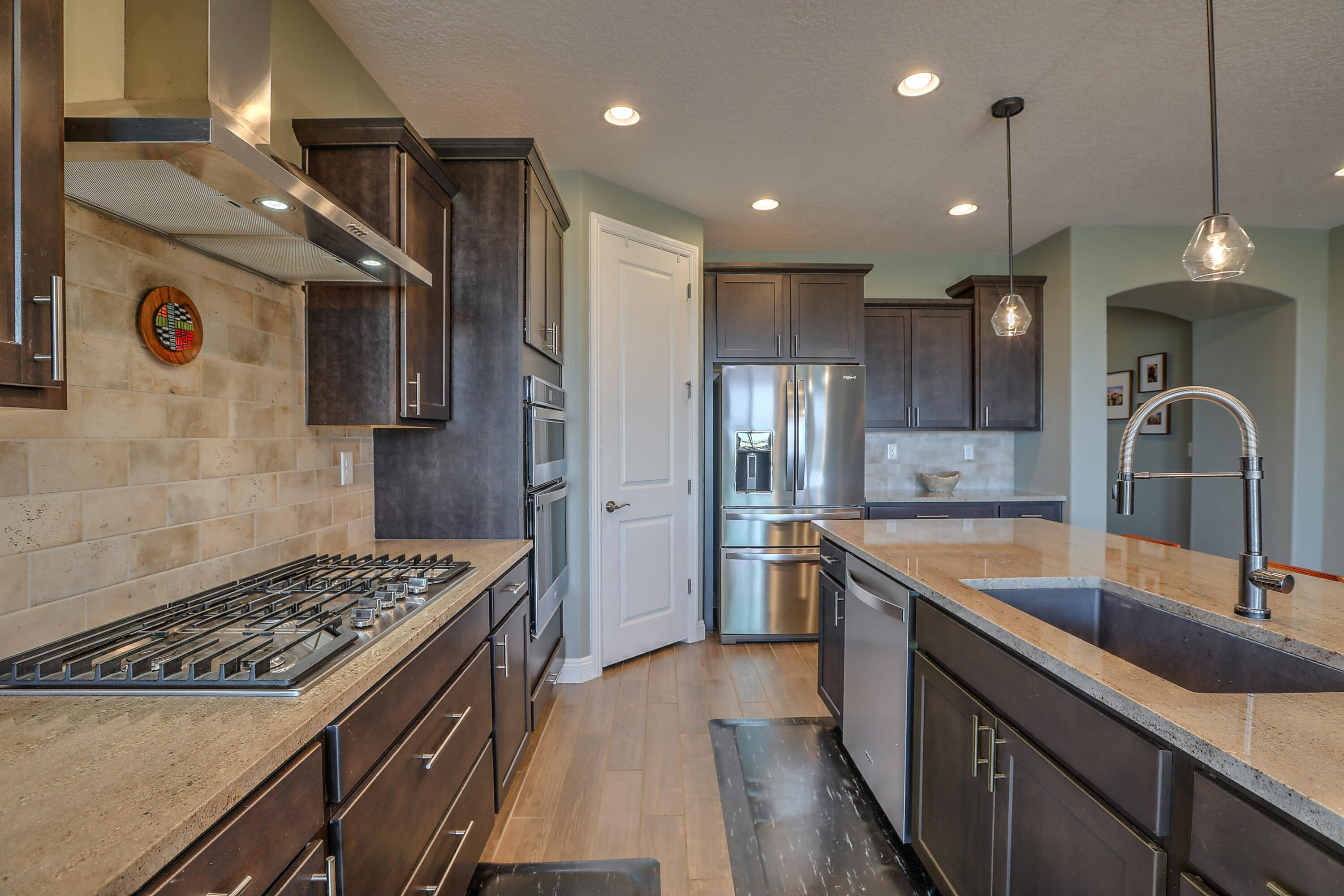2915 KINGS CANYON Loop NE
