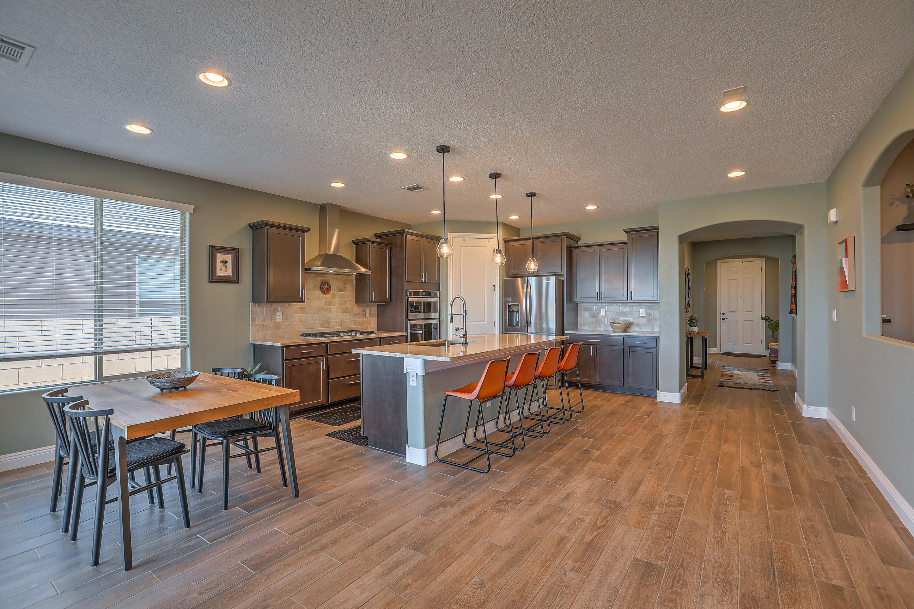 2915 KINGS CANYON Loop NE