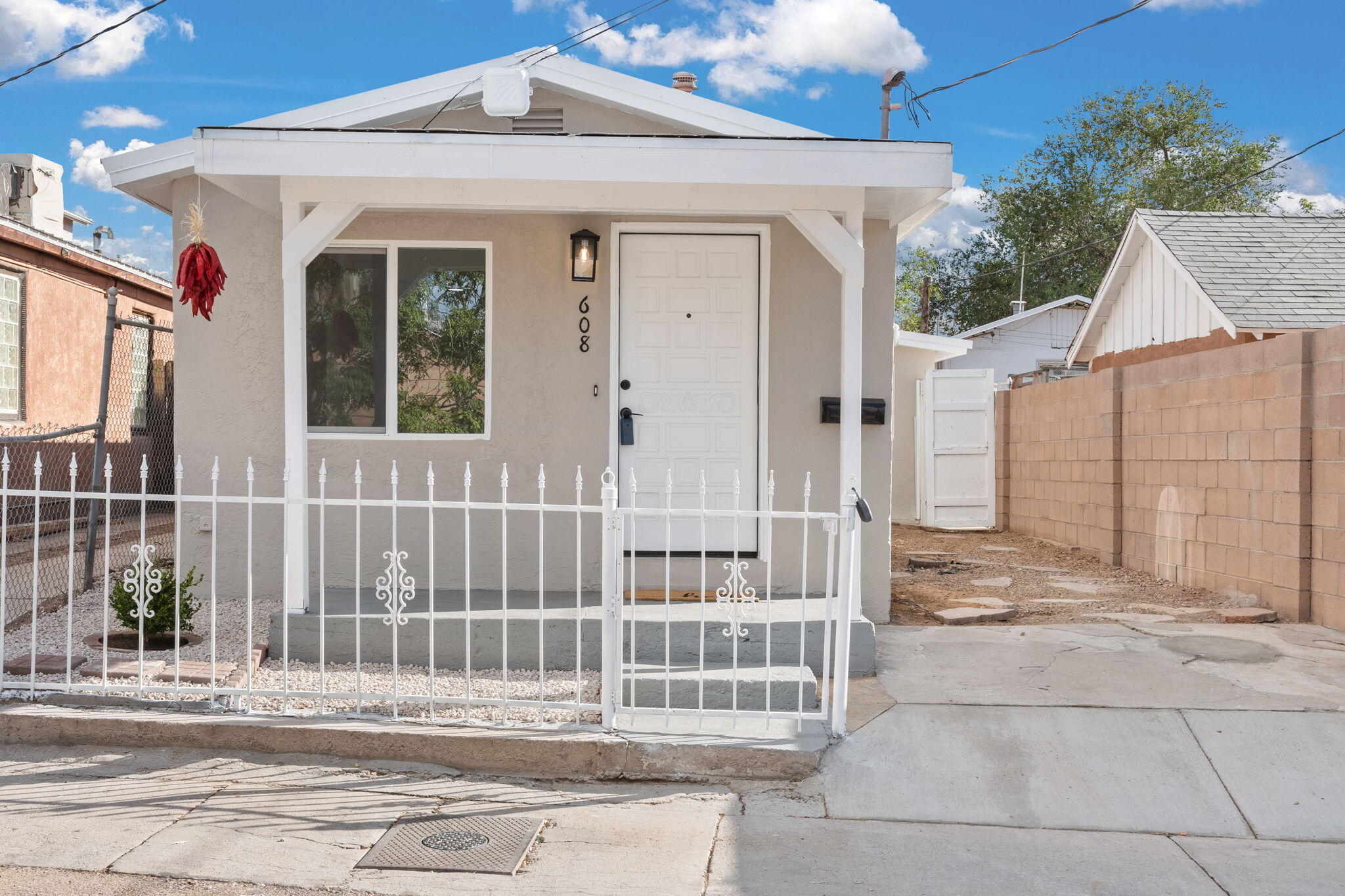 608 MARBLE Avenue