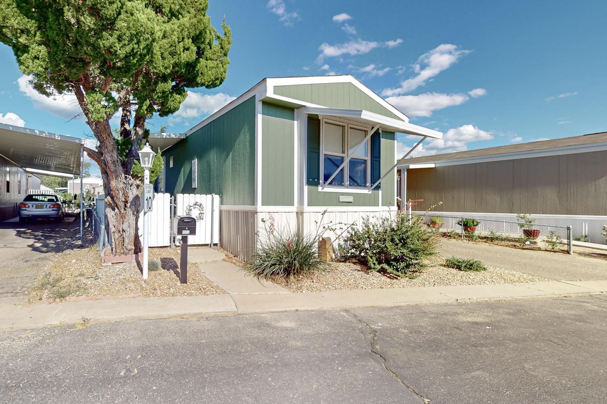 1074 MUSTANG Trail SE