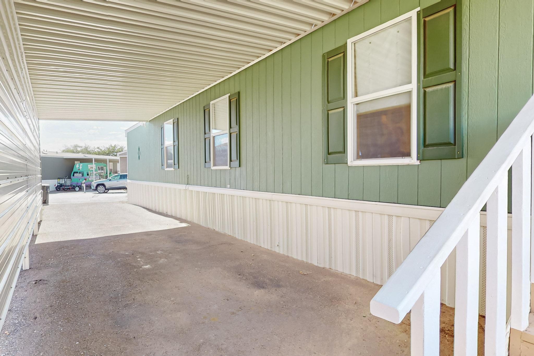 1074 MUSTANG Trail SE