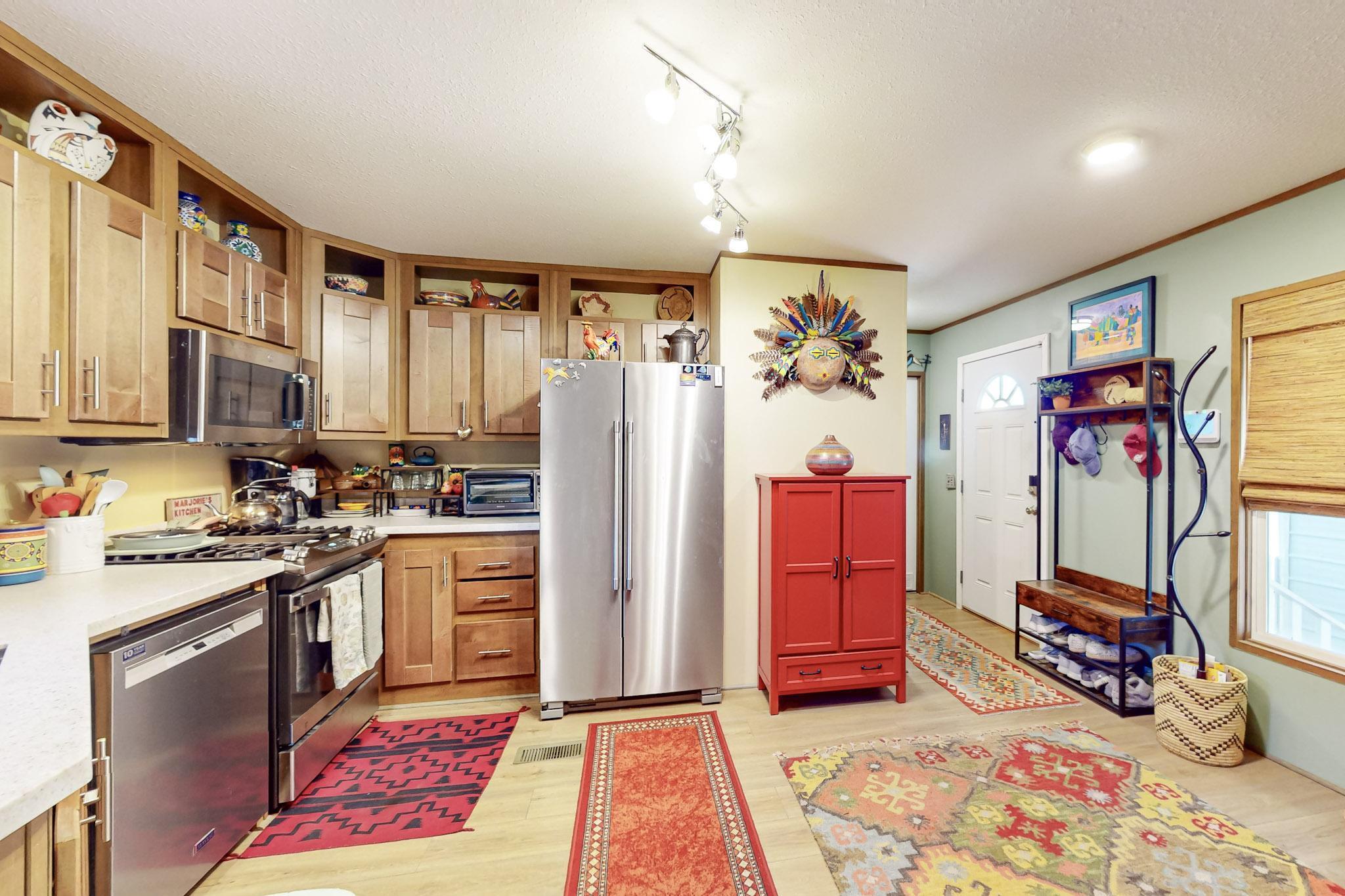 1074 MUSTANG Trail SE