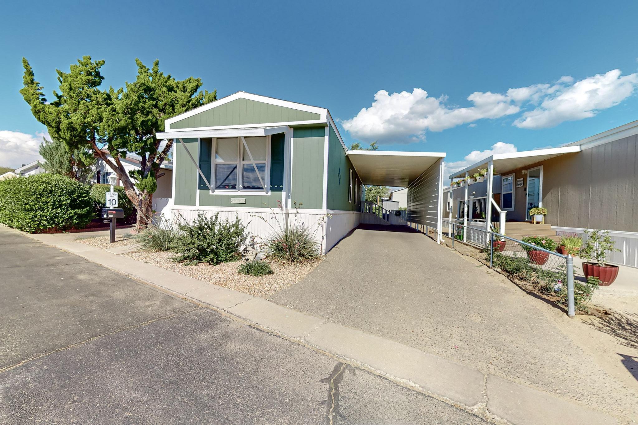 1074 MUSTANG Trail SE