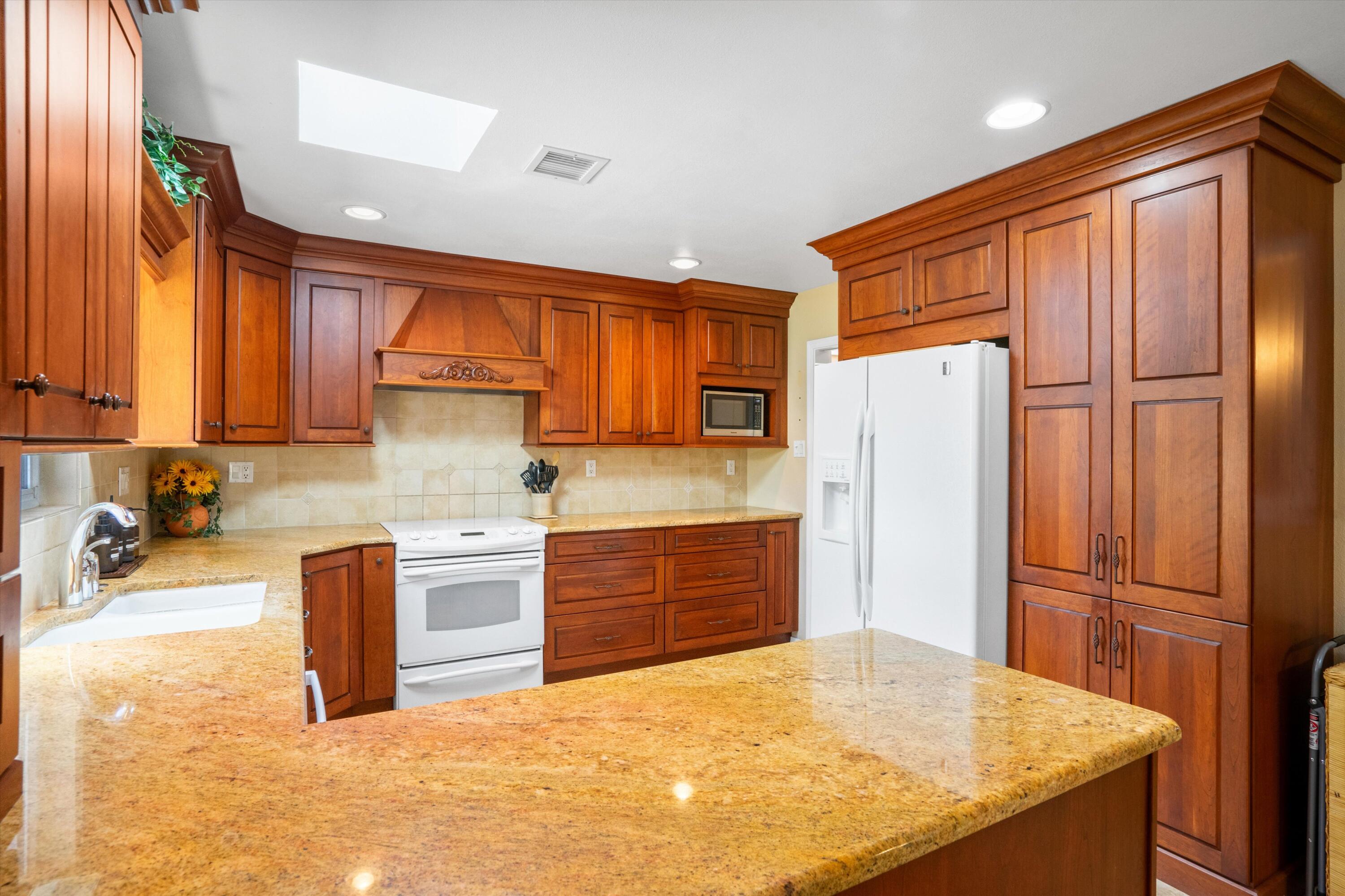 12225 CEDAR RIDGE Drive NE