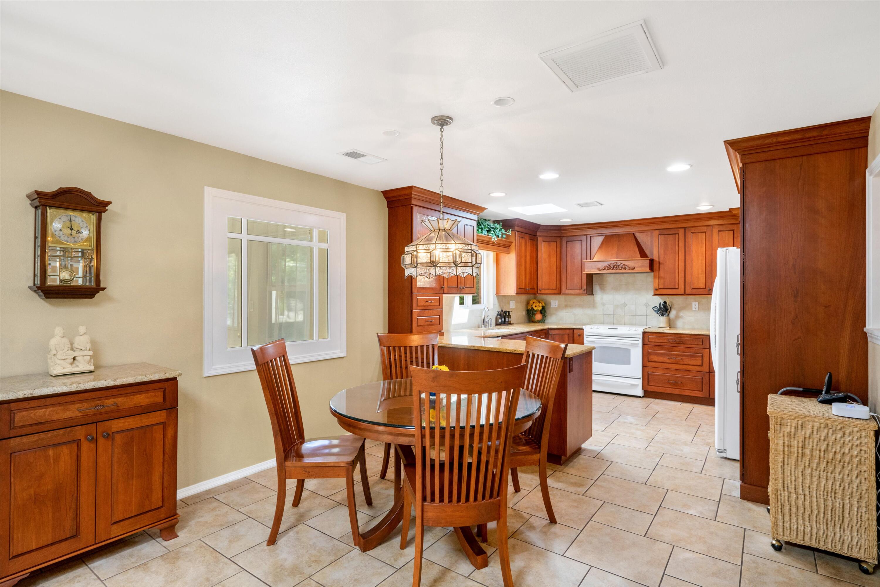 12225 CEDAR RIDGE Drive NE