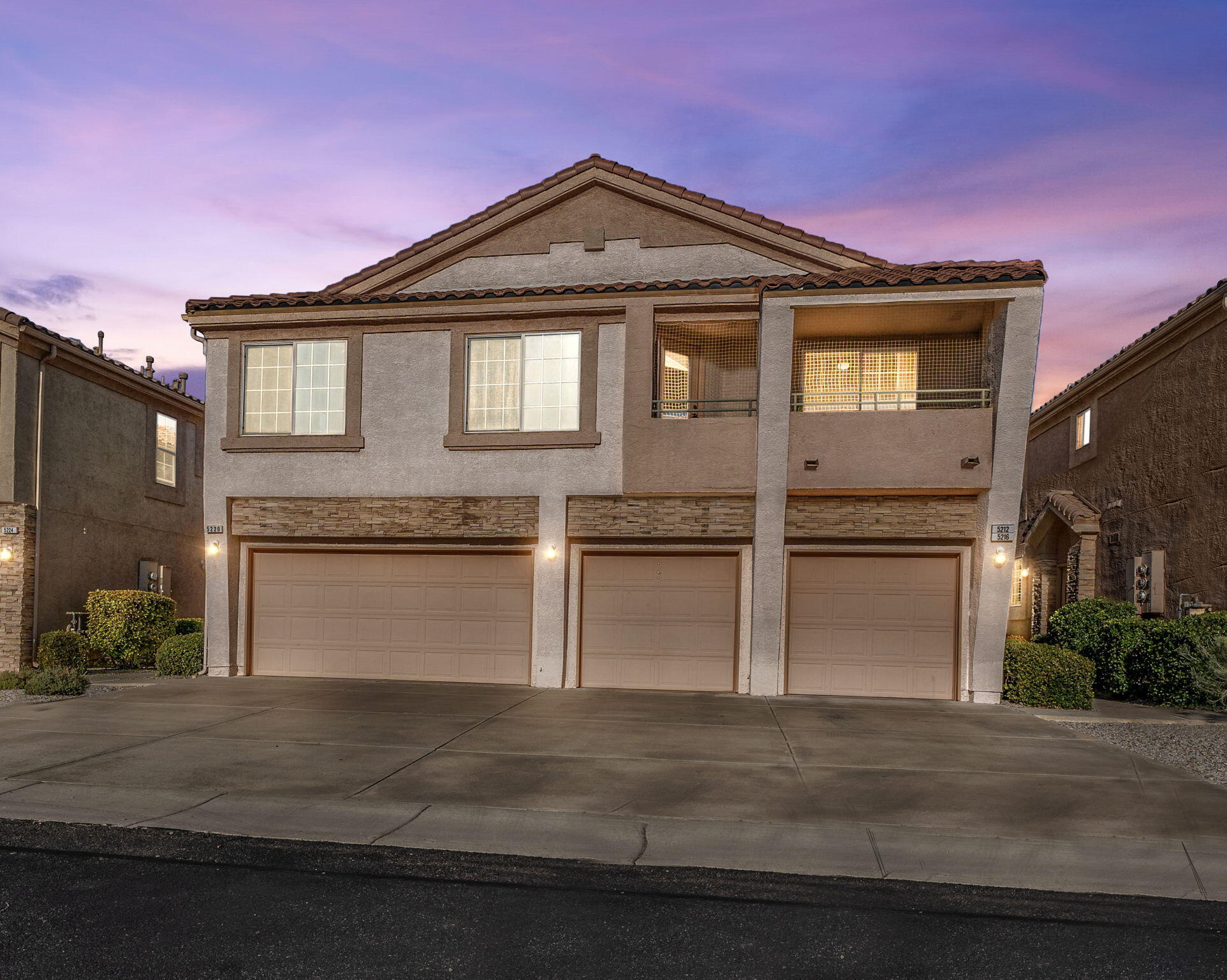 5216 NA PALI Street NE