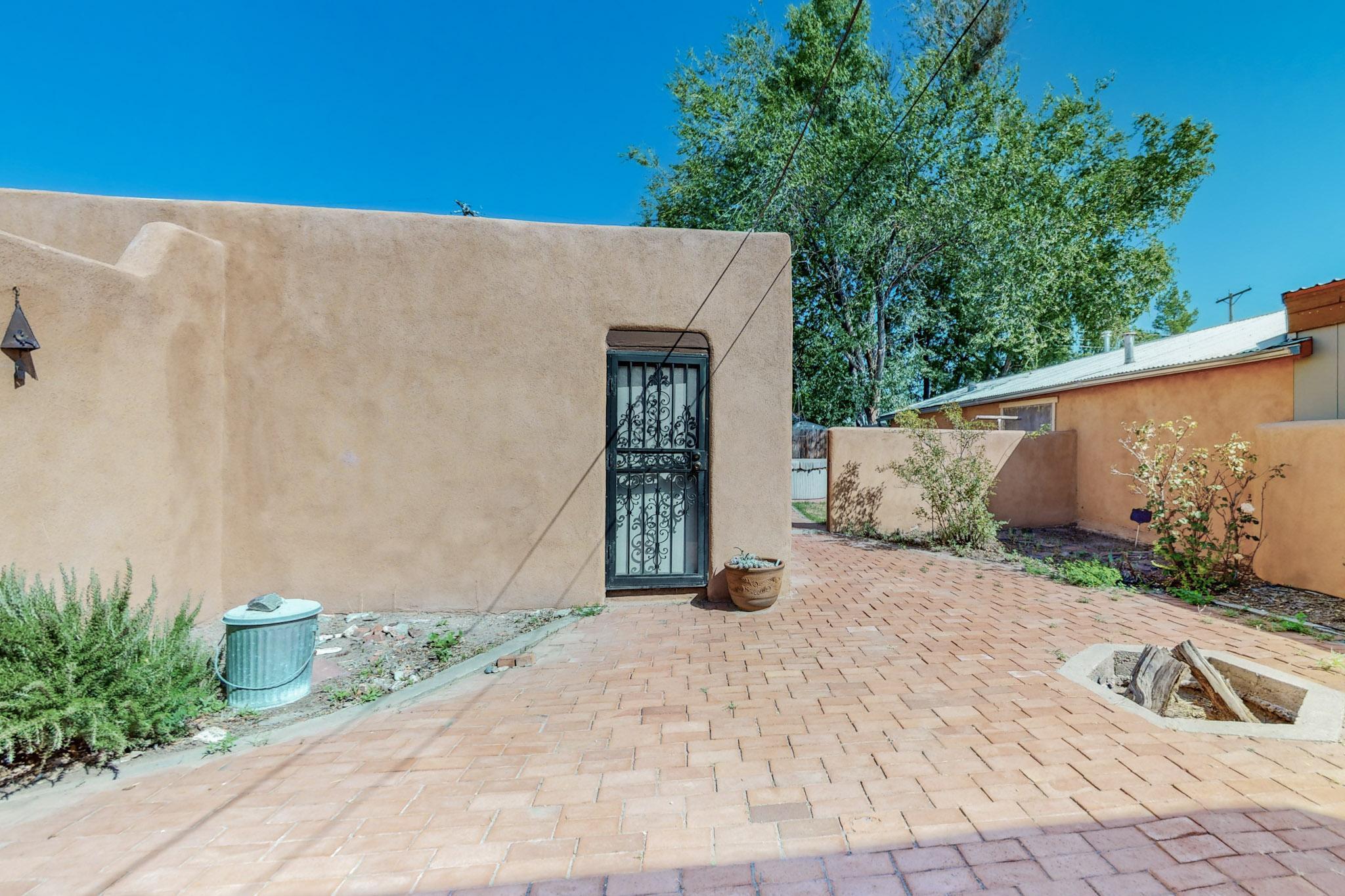 324 N 3RD Street