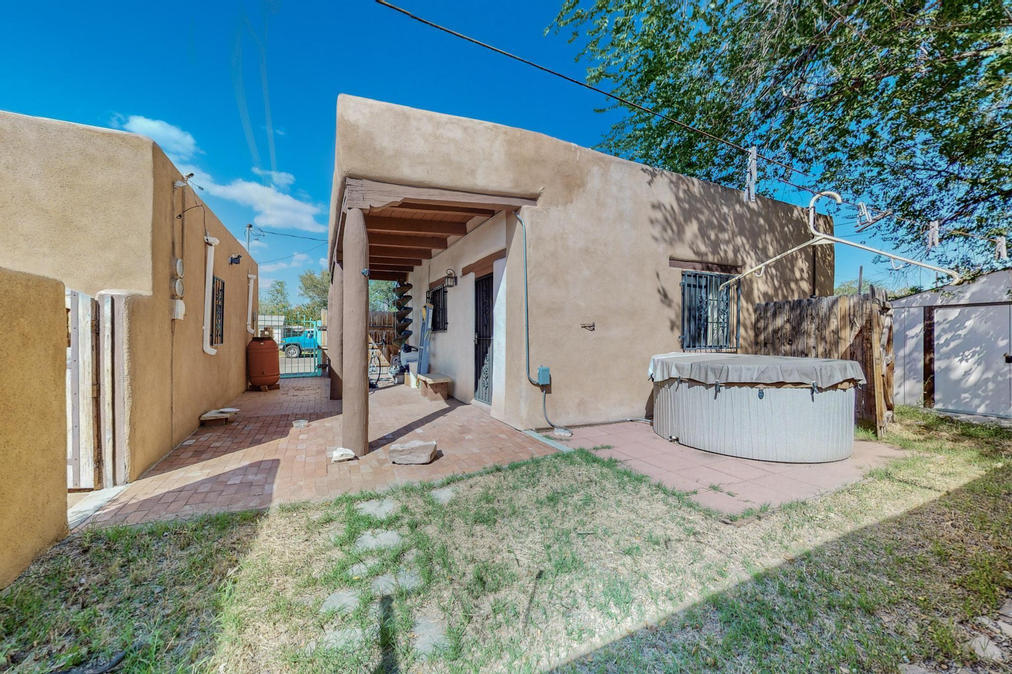 324 N 3RD Street