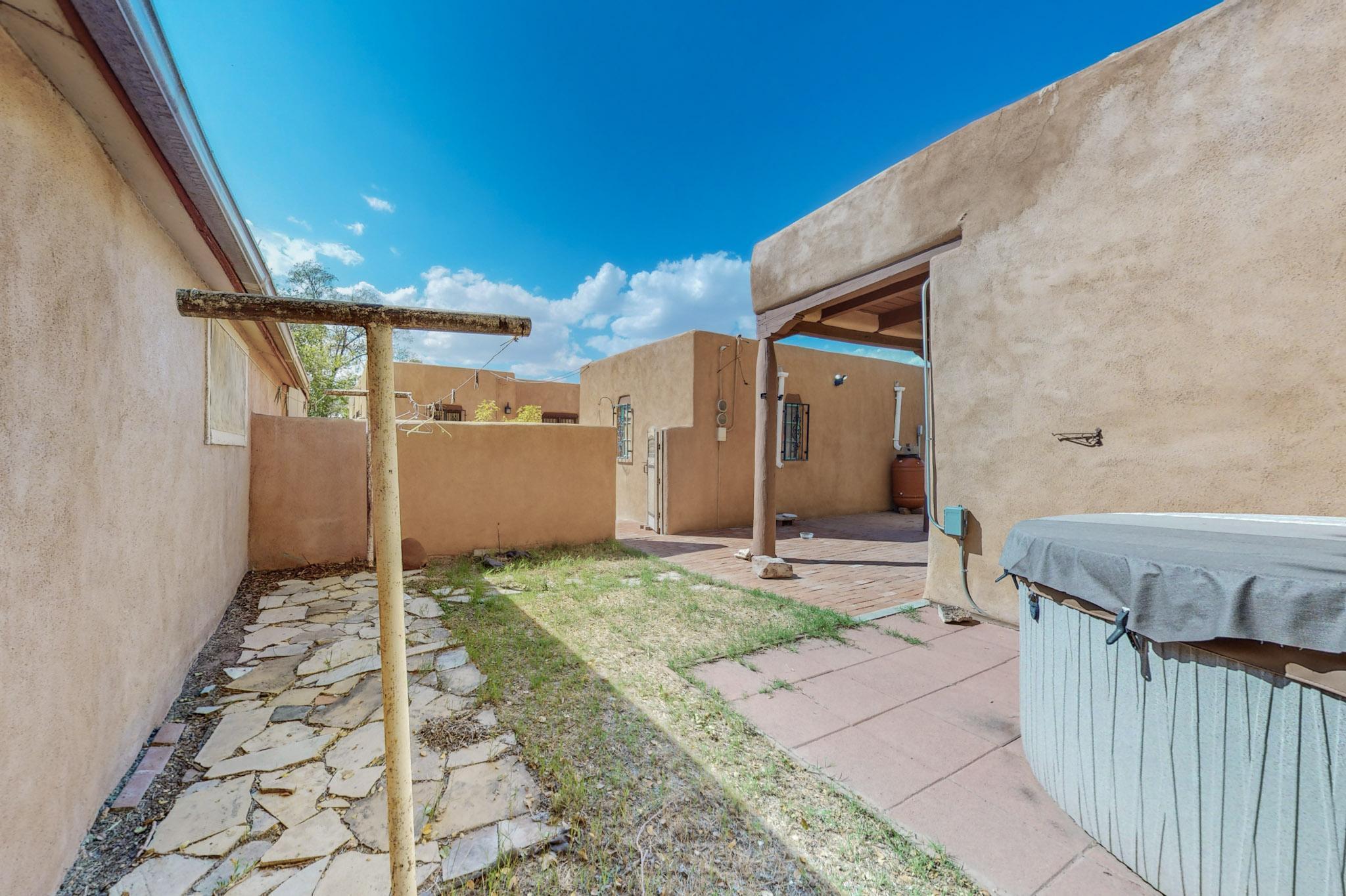 324 N 3RD Street
