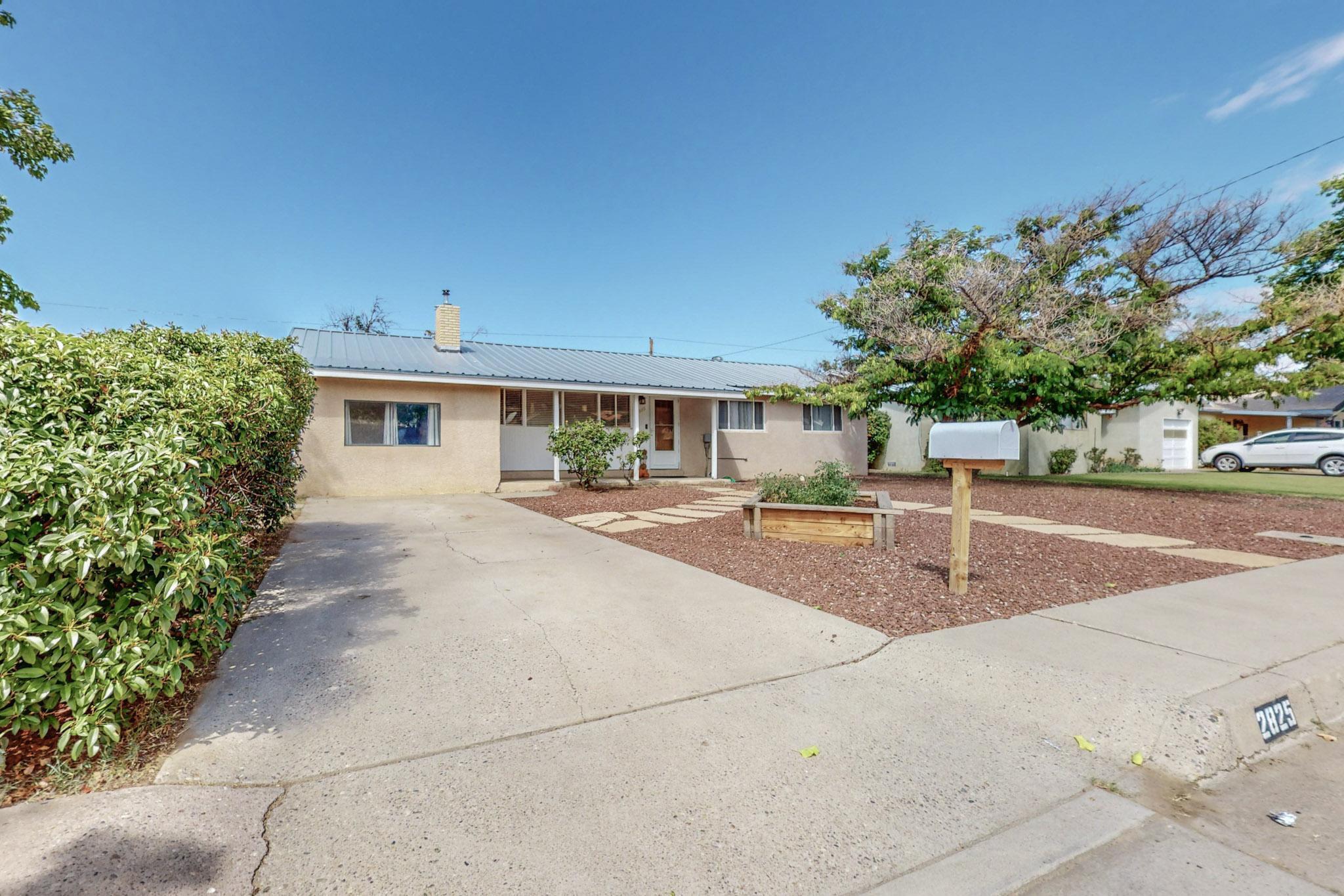 2825 CUERVO Drive NE