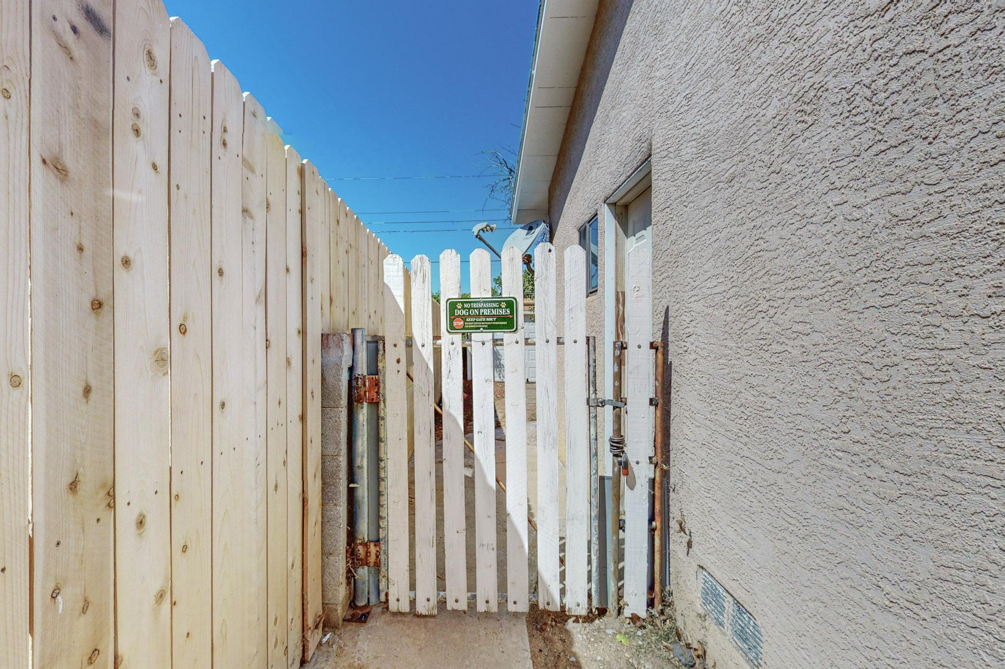 2825 CUERVO Drive NE