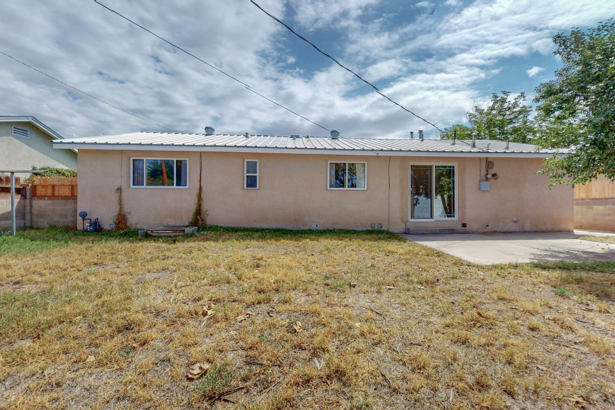 2825 CUERVO Drive NE