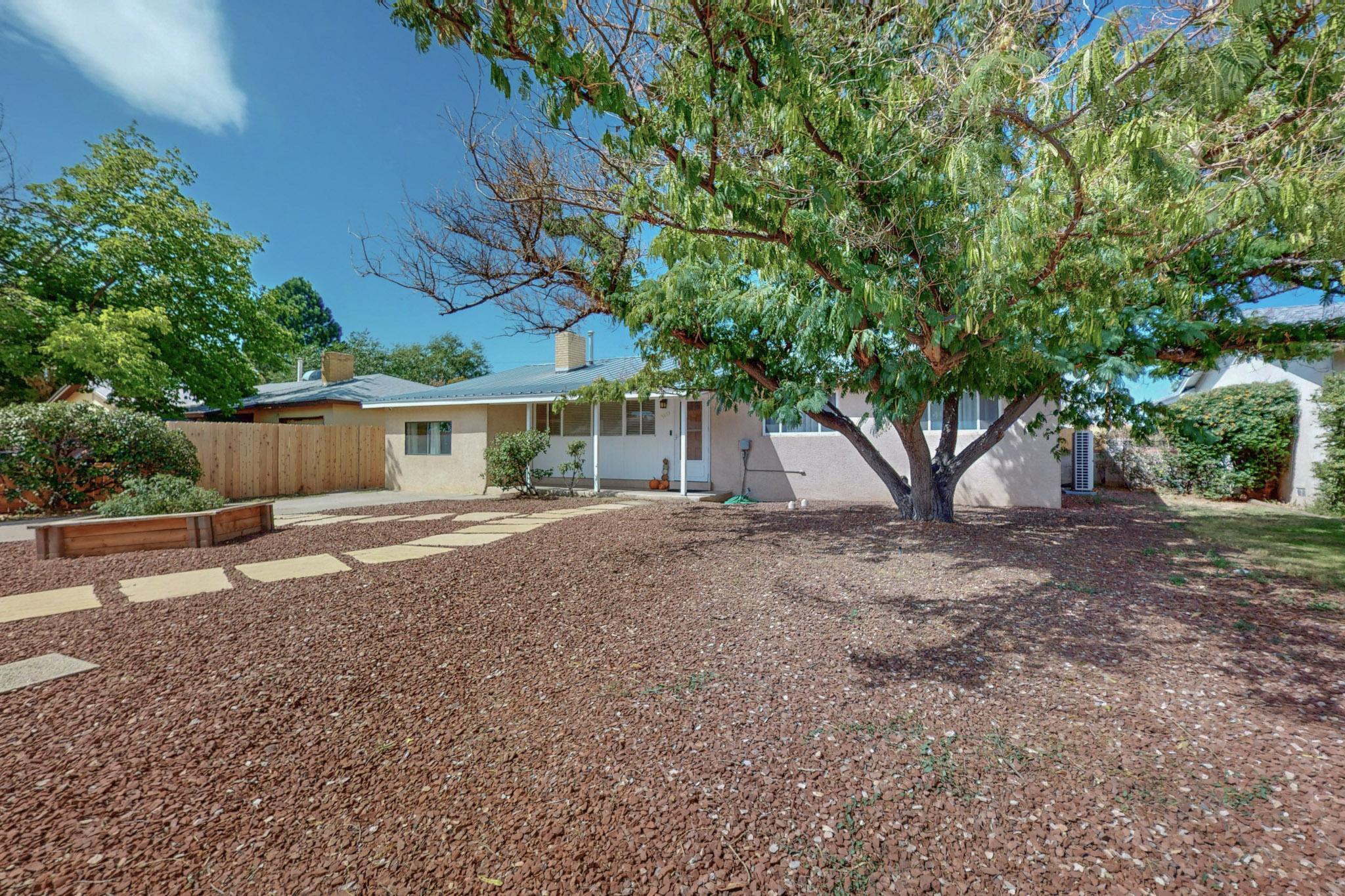 2825 CUERVO Drive NE