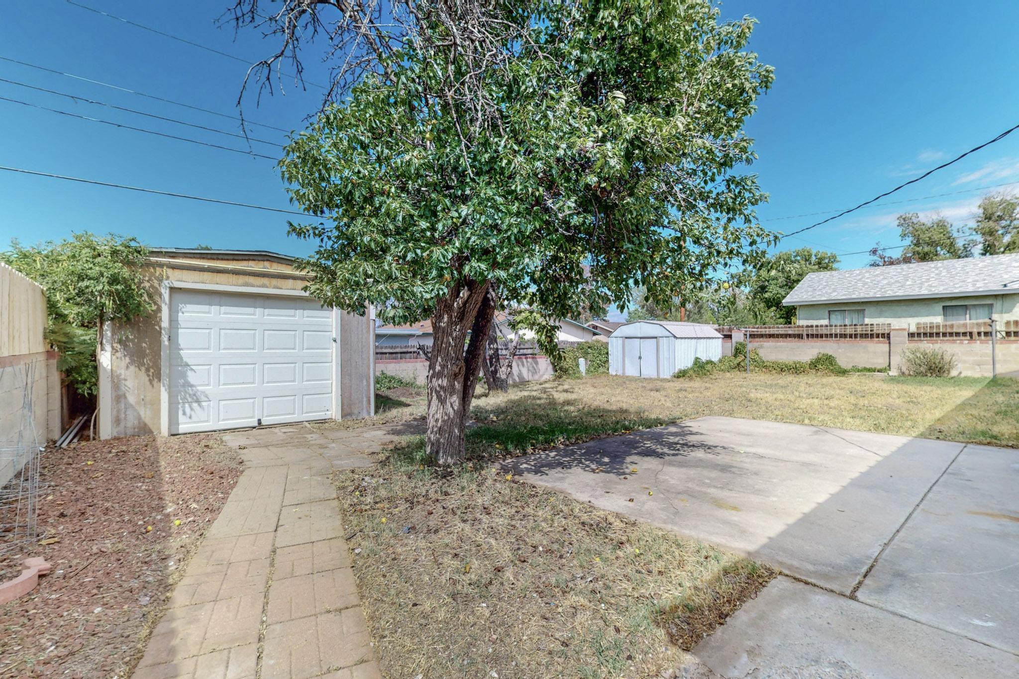 2825 CUERVO Drive NE