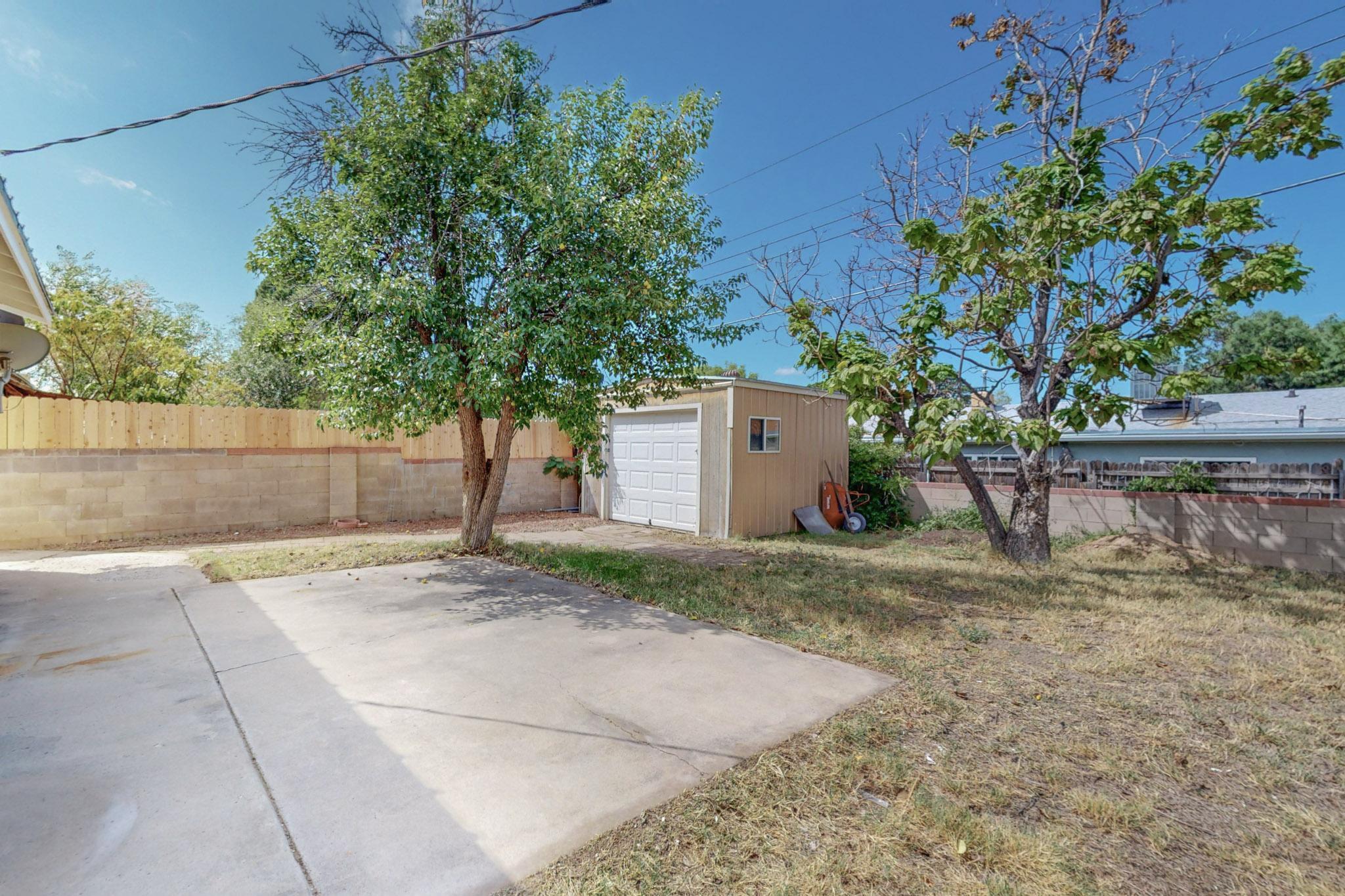 2825 CUERVO Drive NE