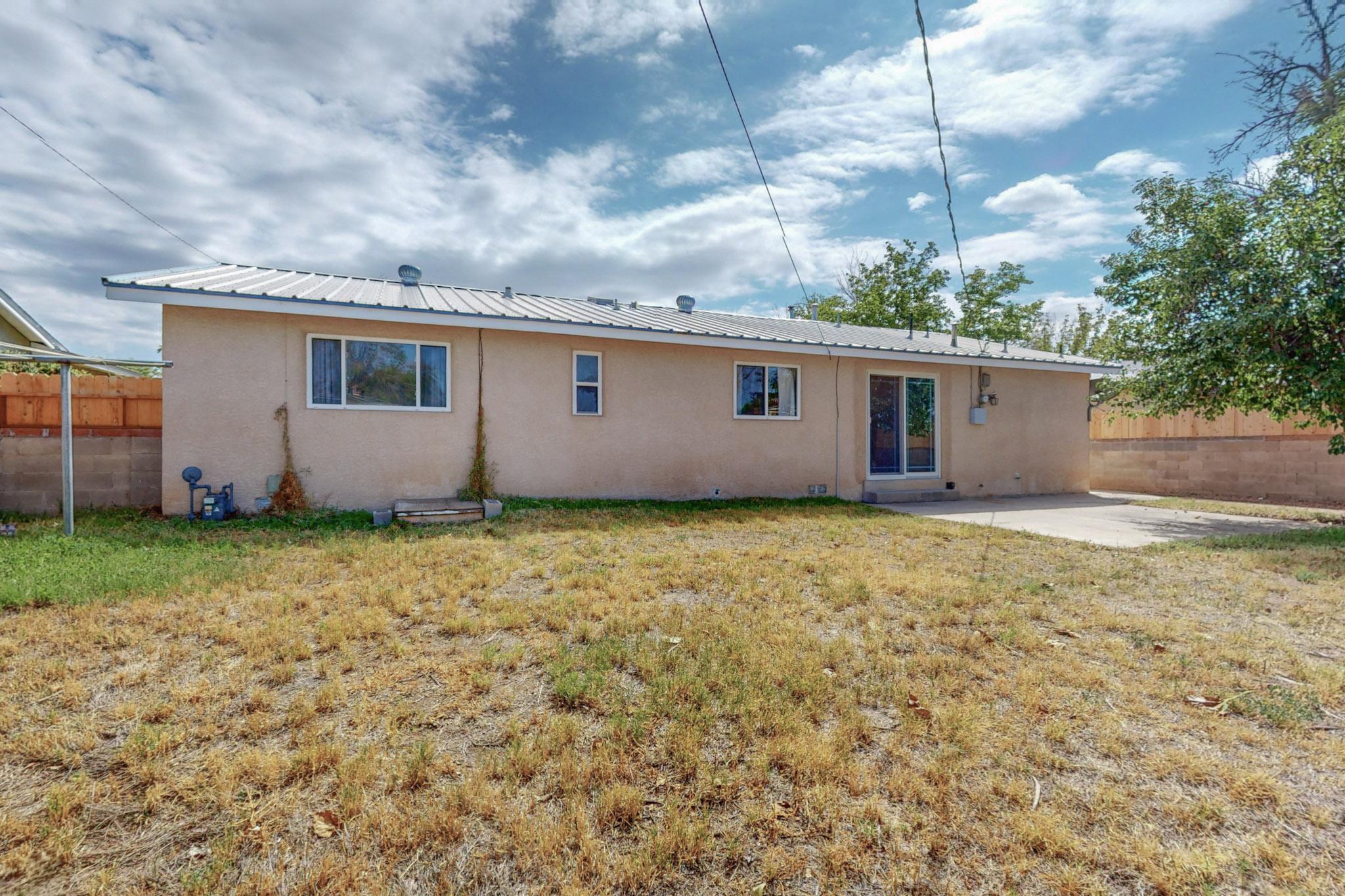 2825 CUERVO Drive NE