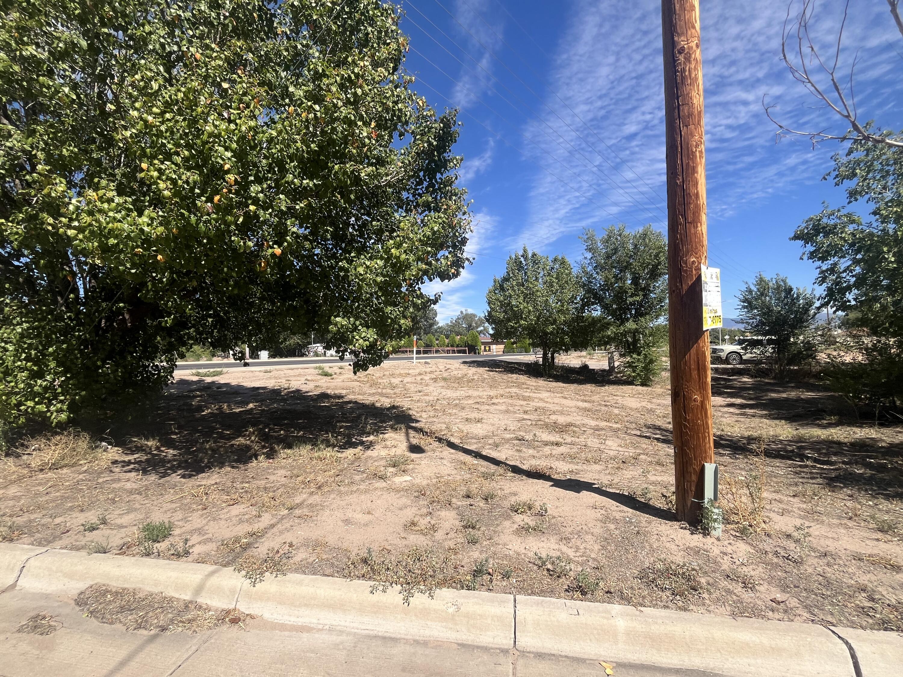 OFF E RIVER RD Road