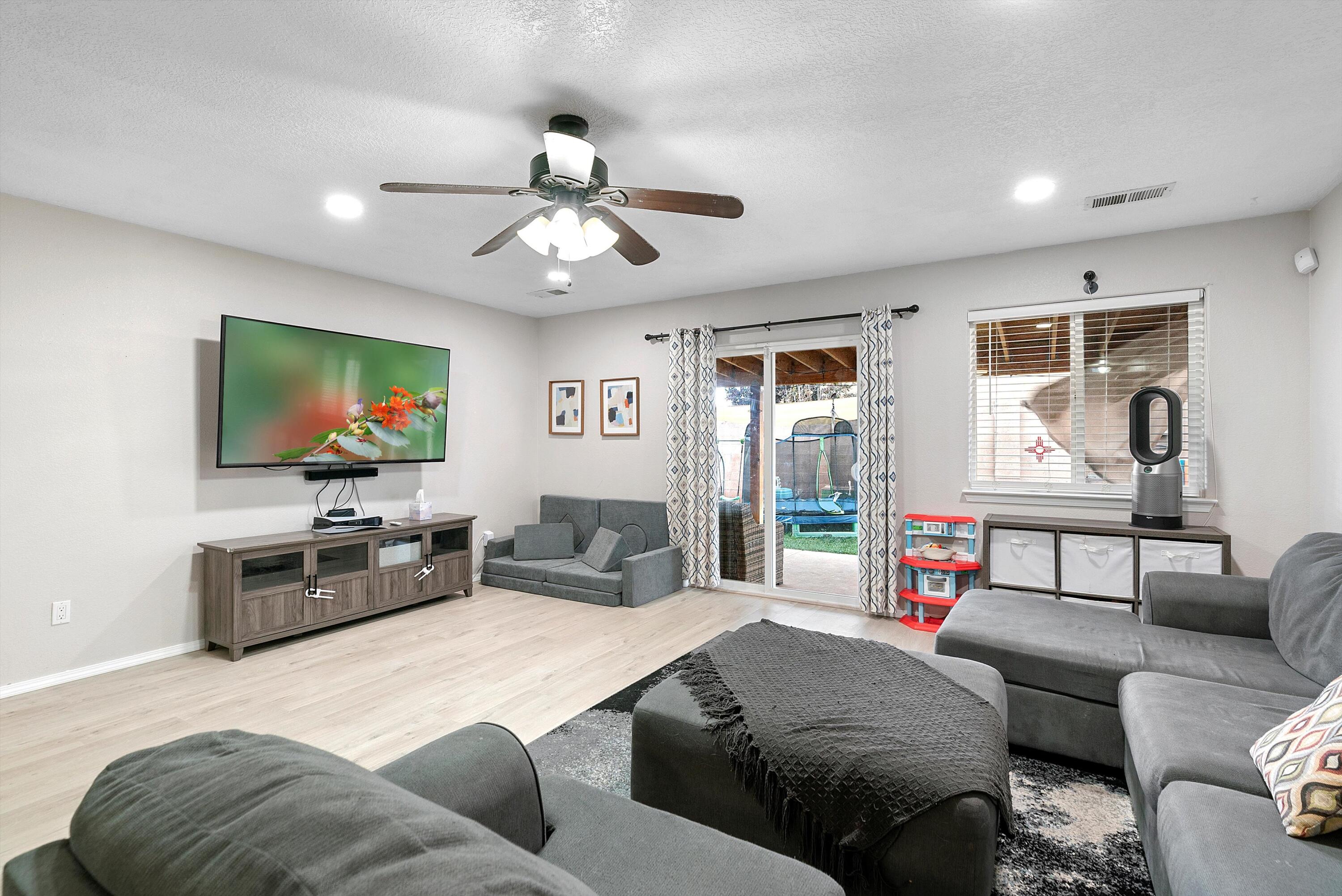 4023 OASIS SPRINGS Road NE