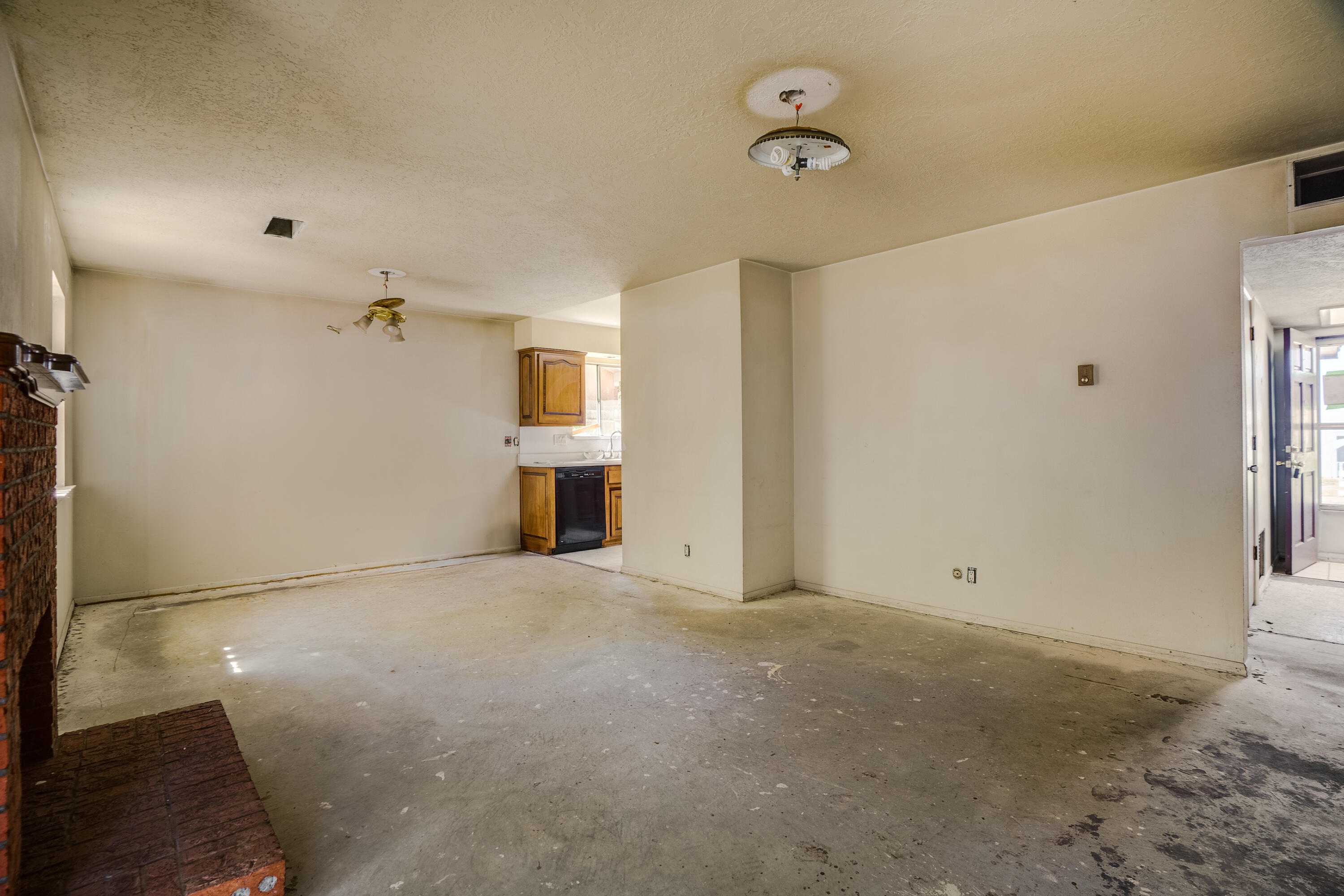 1708 KIRBY Street NE