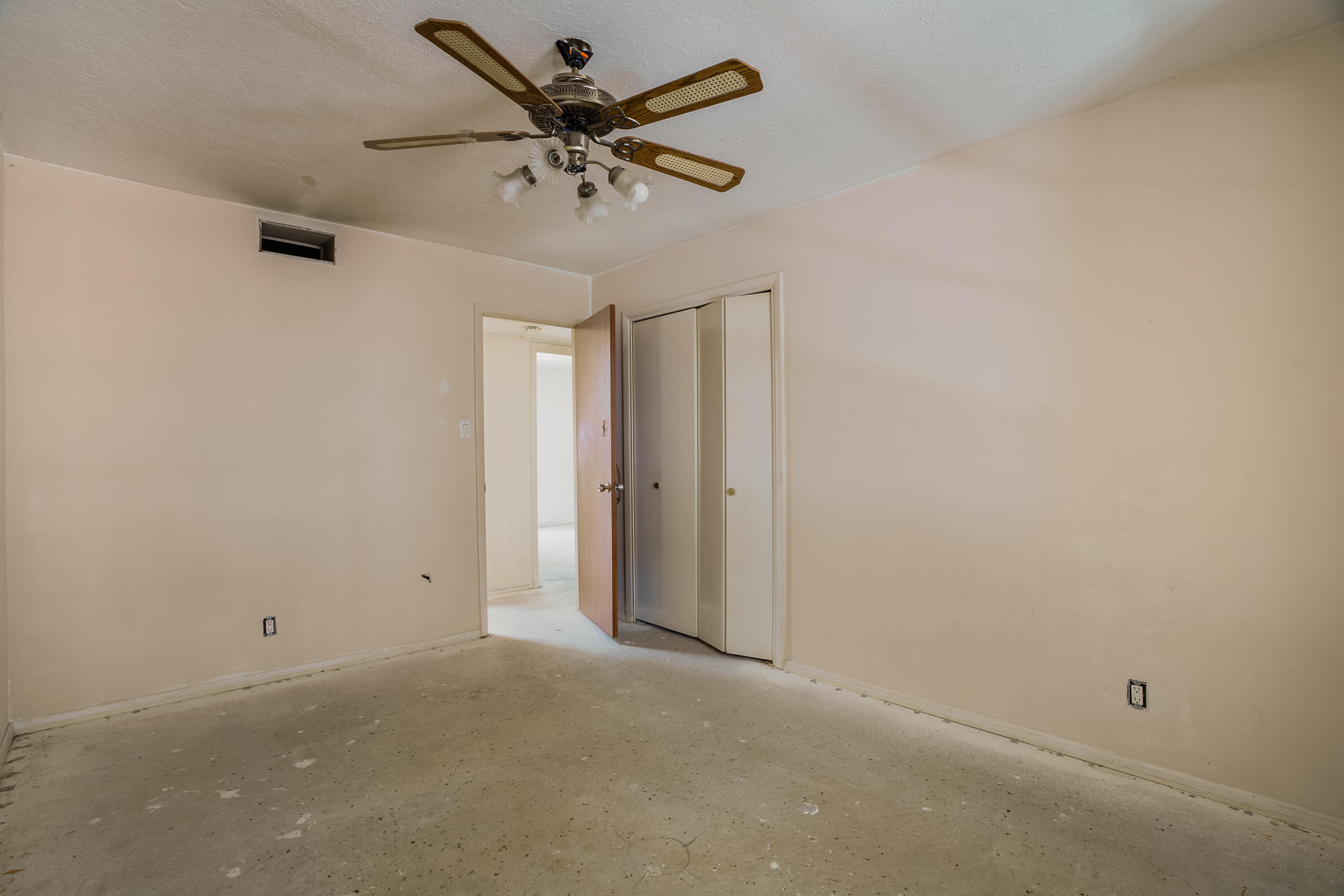 1708 KIRBY Street NE