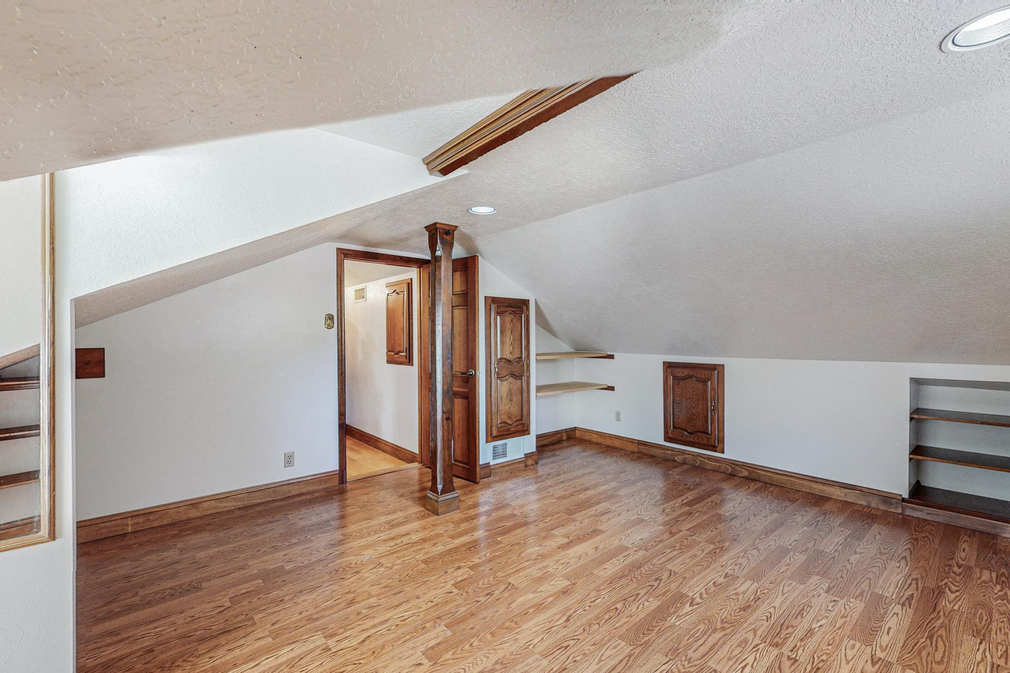1122 ALAMEDA Road