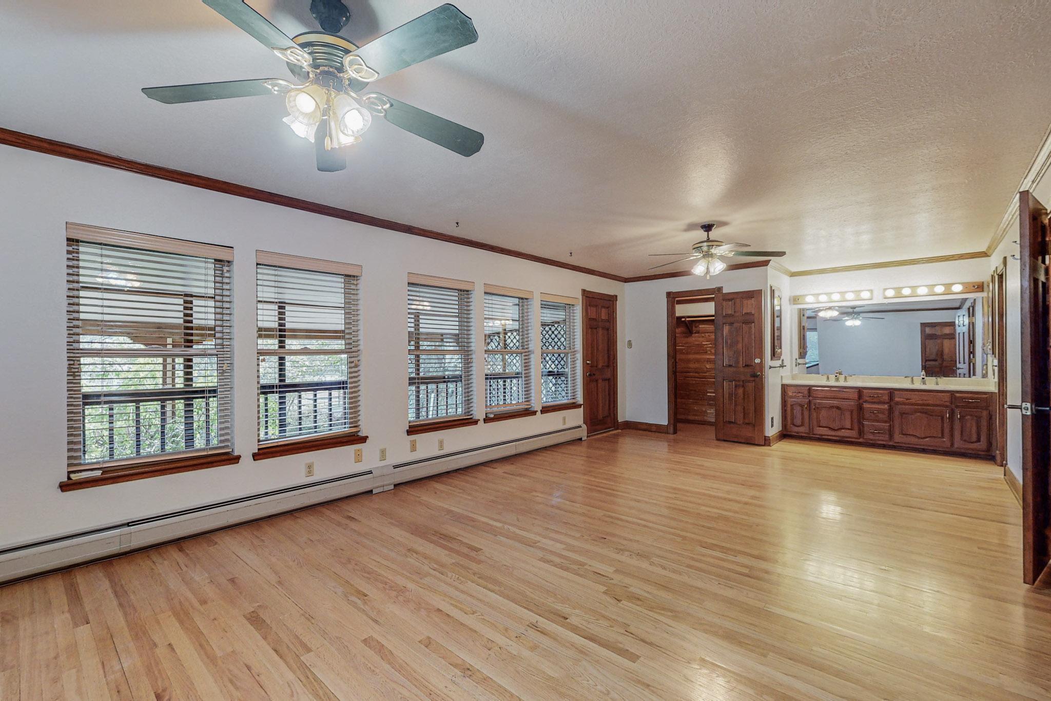 1122 ALAMEDA Road