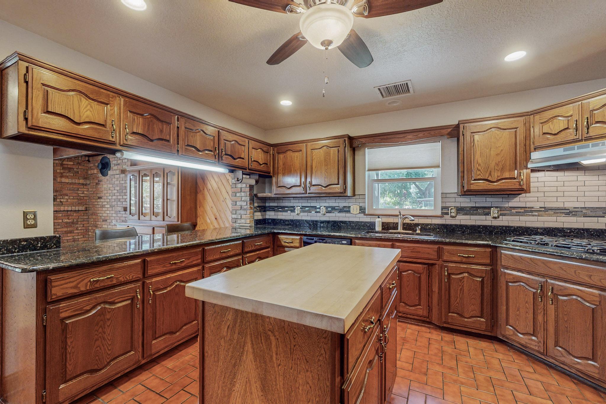 1122 ALAMEDA Road