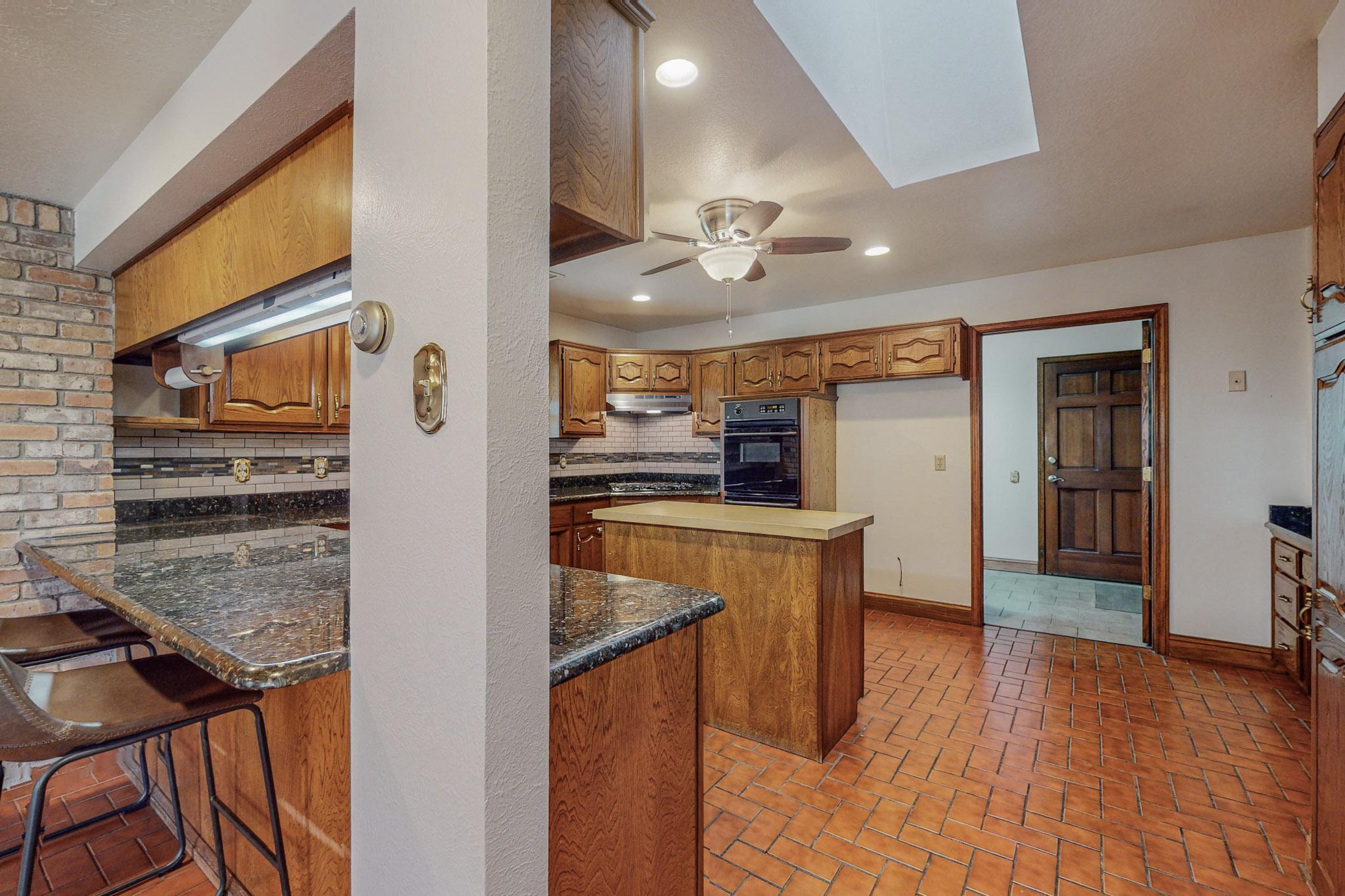 1122 ALAMEDA Road