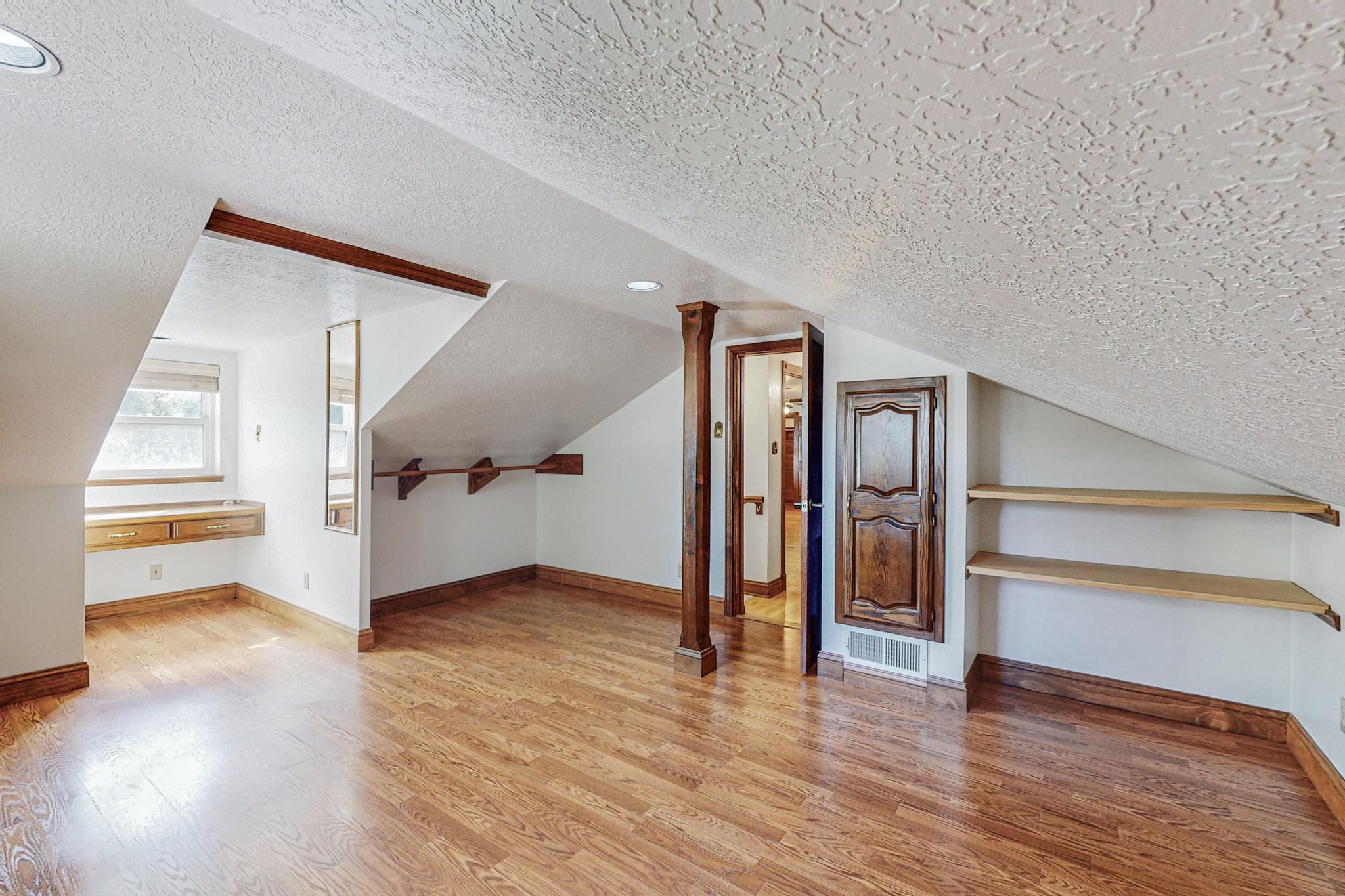 1122 ALAMEDA Road