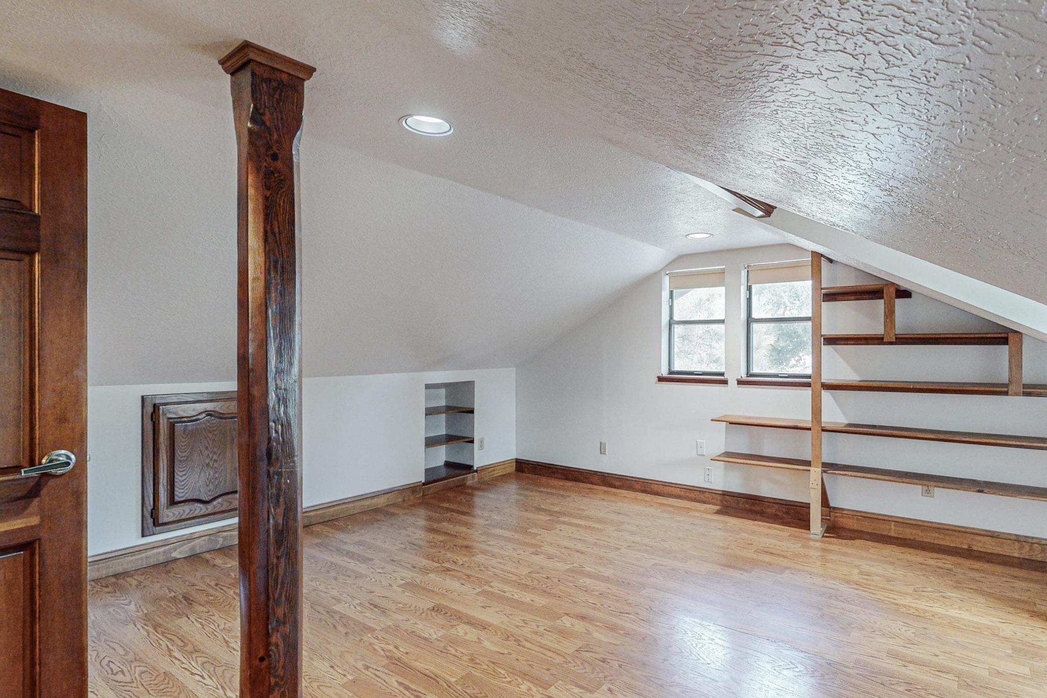 1122 ALAMEDA Road