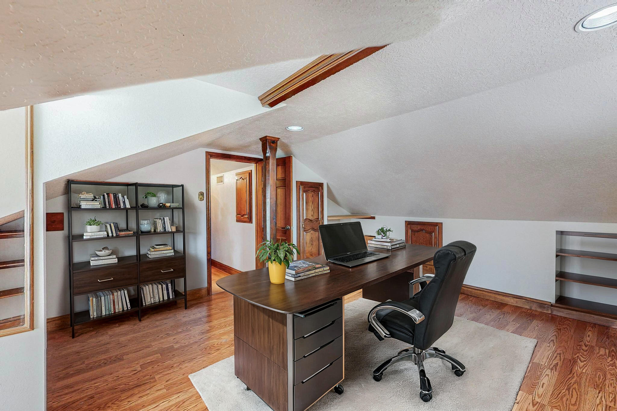 1122 ALAMEDA Road