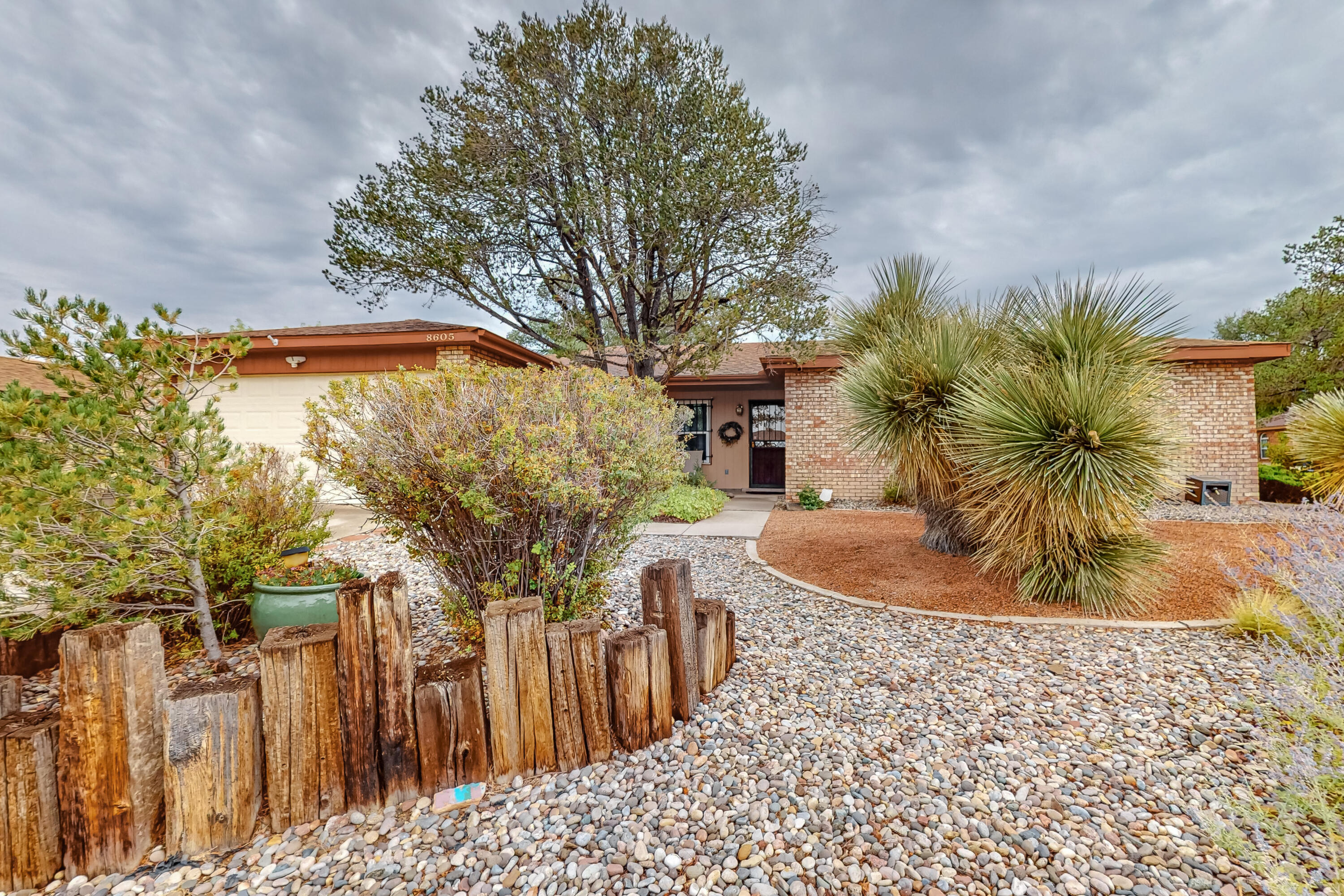 8605 CAPULIN Road NE
