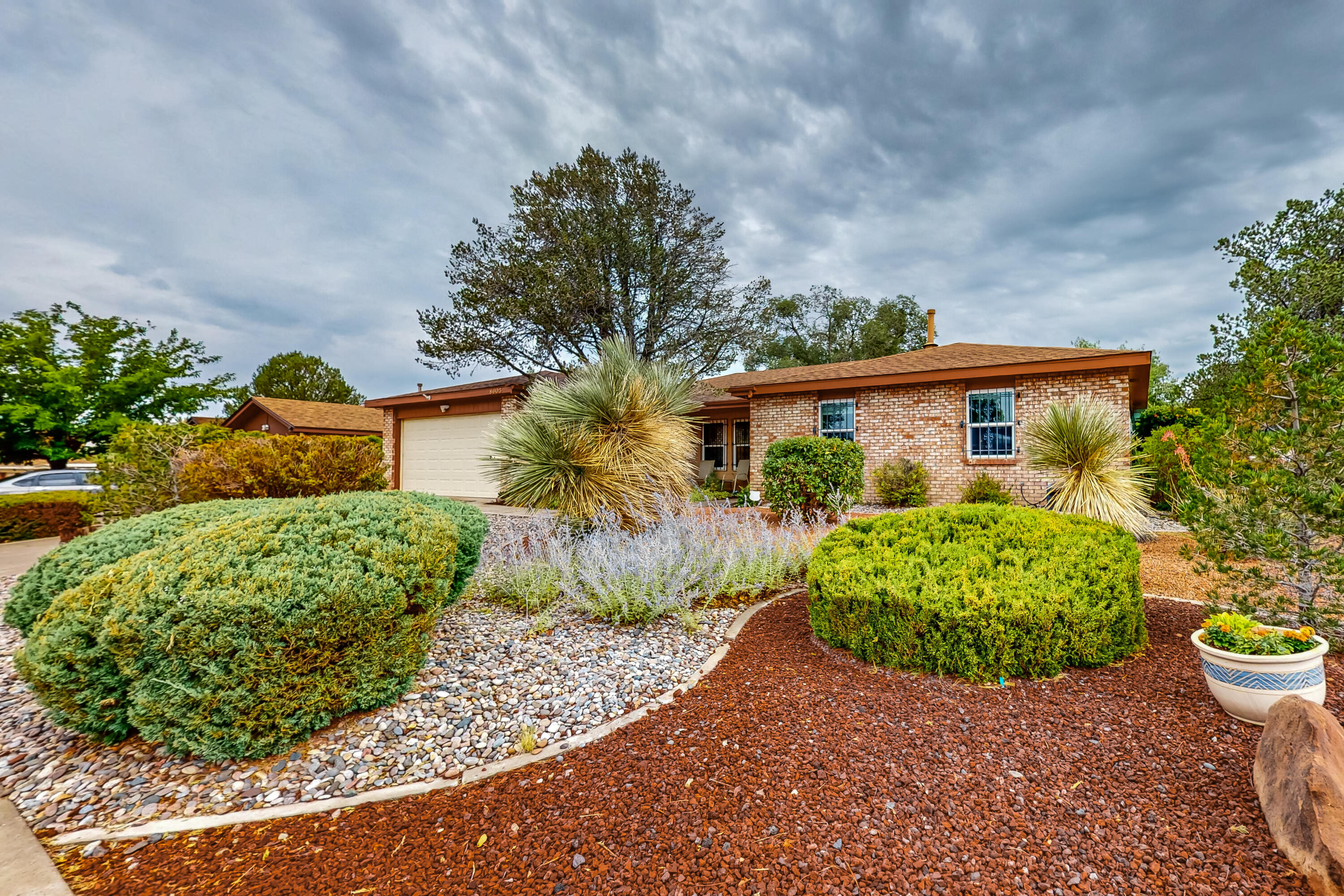 8605 CAPULIN Road NE