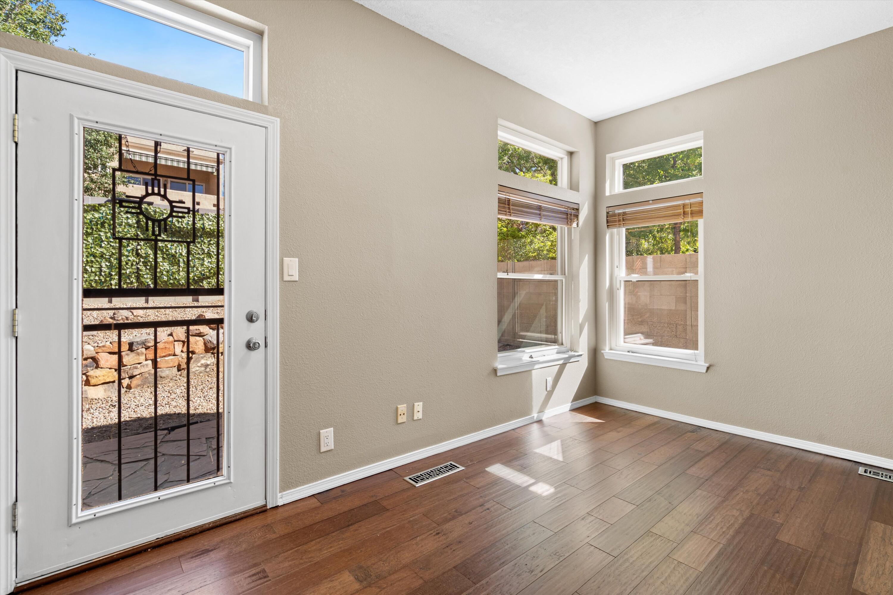 8621 NAPA VALLEY Road NE