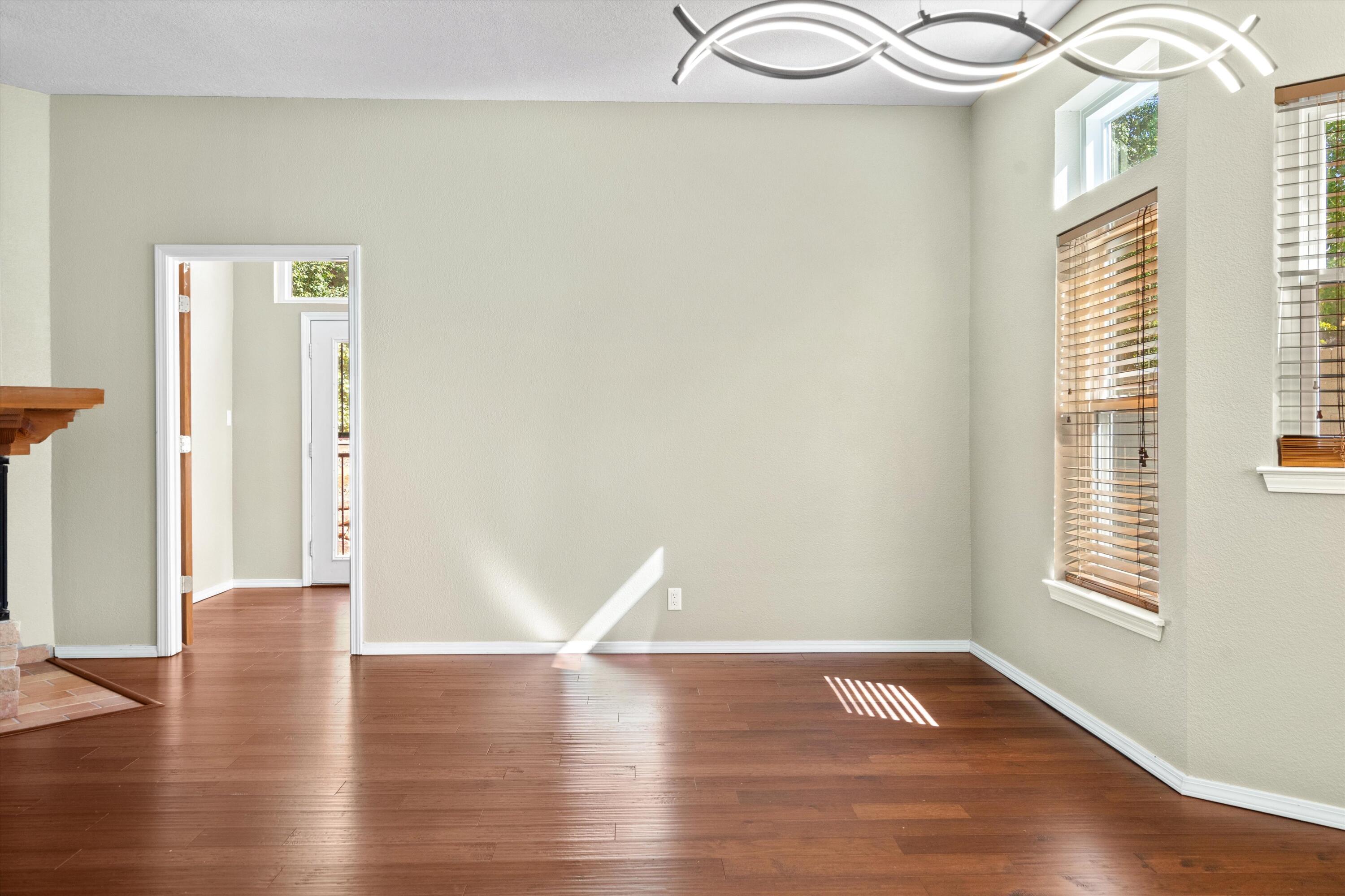 8621 NAPA VALLEY Road NE