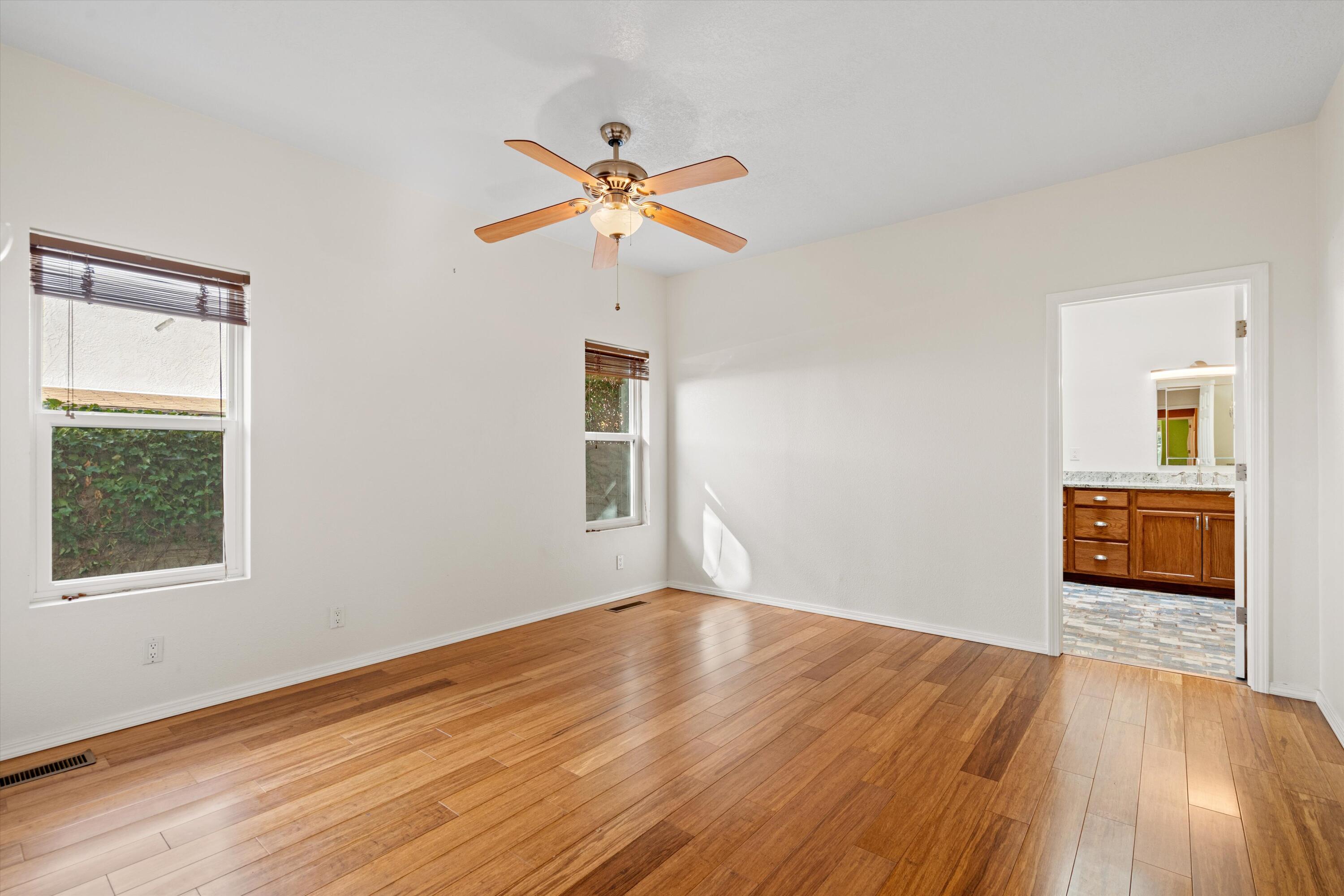 8621 NAPA VALLEY Road NE