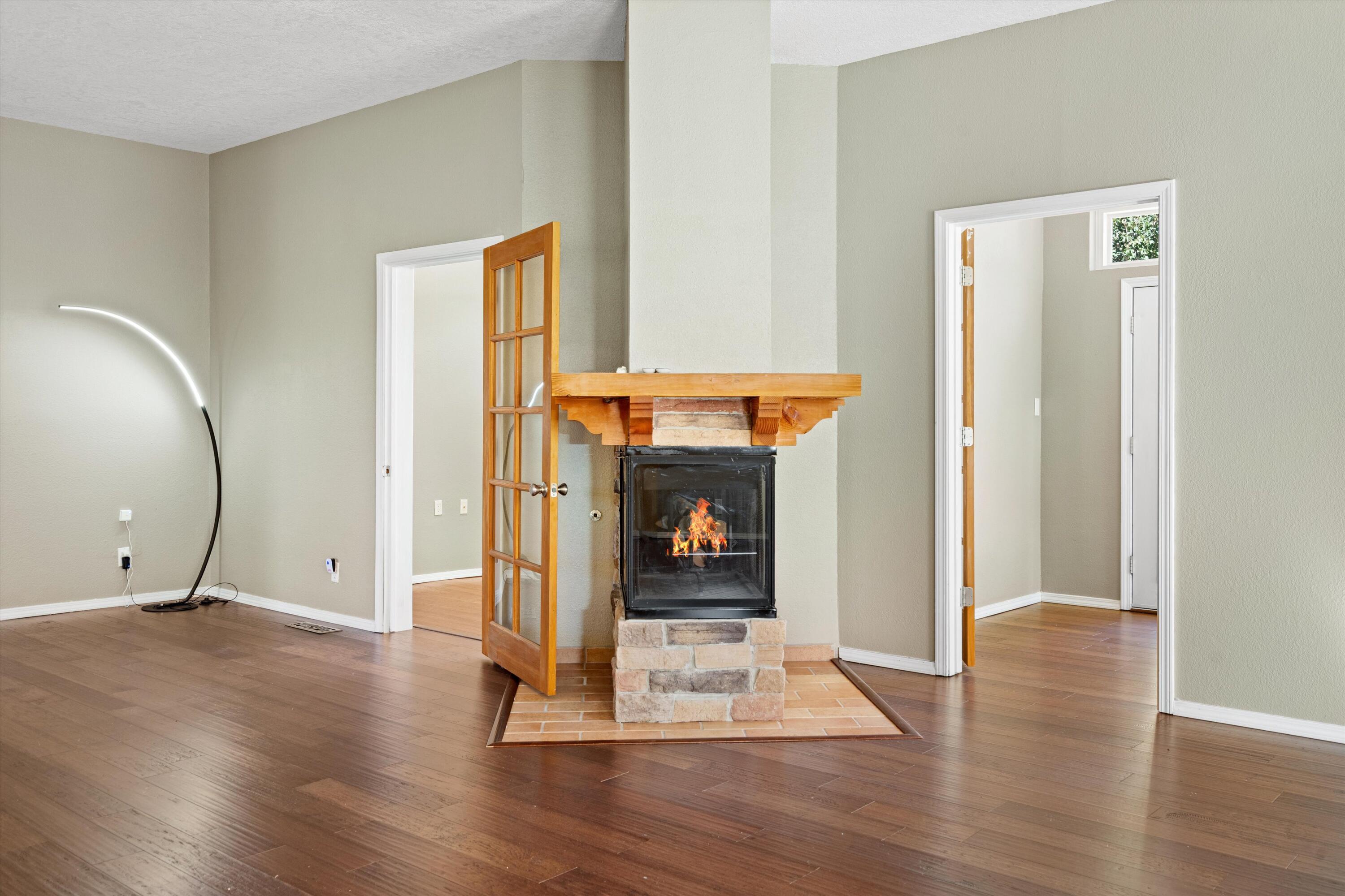 8621 NAPA VALLEY Road NE