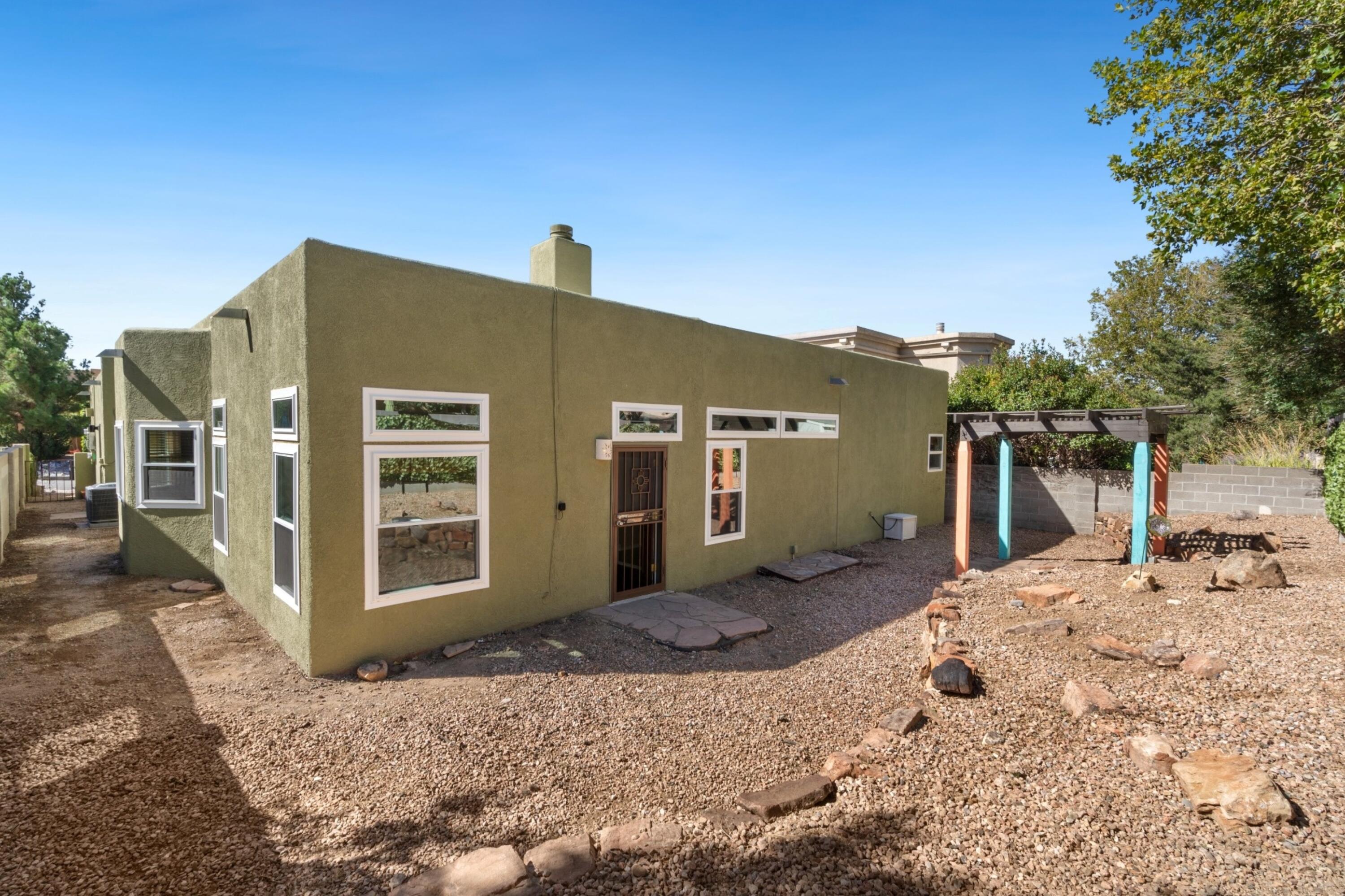 8621 NAPA VALLEY Road NE