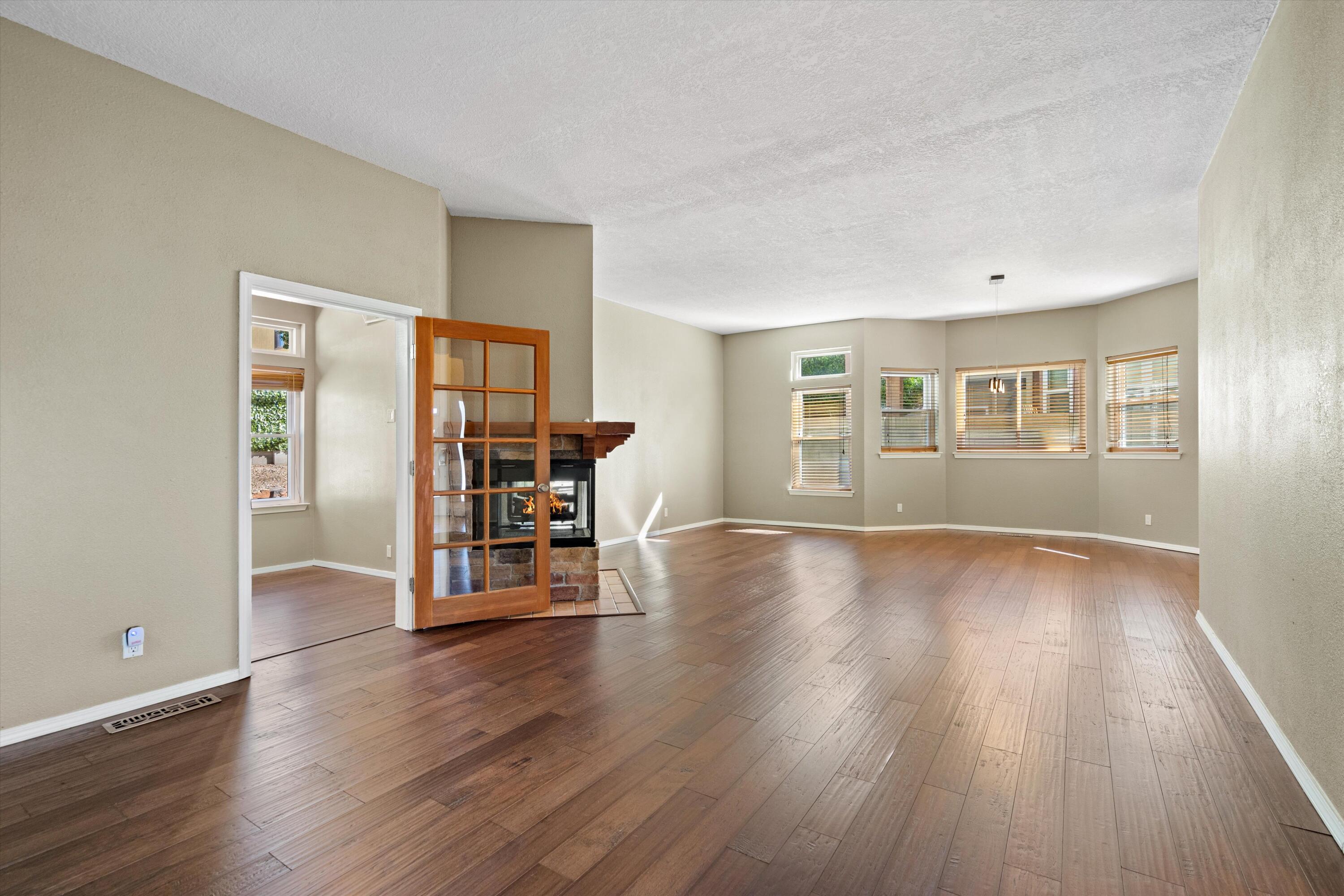 8621 NAPA VALLEY Road NE
