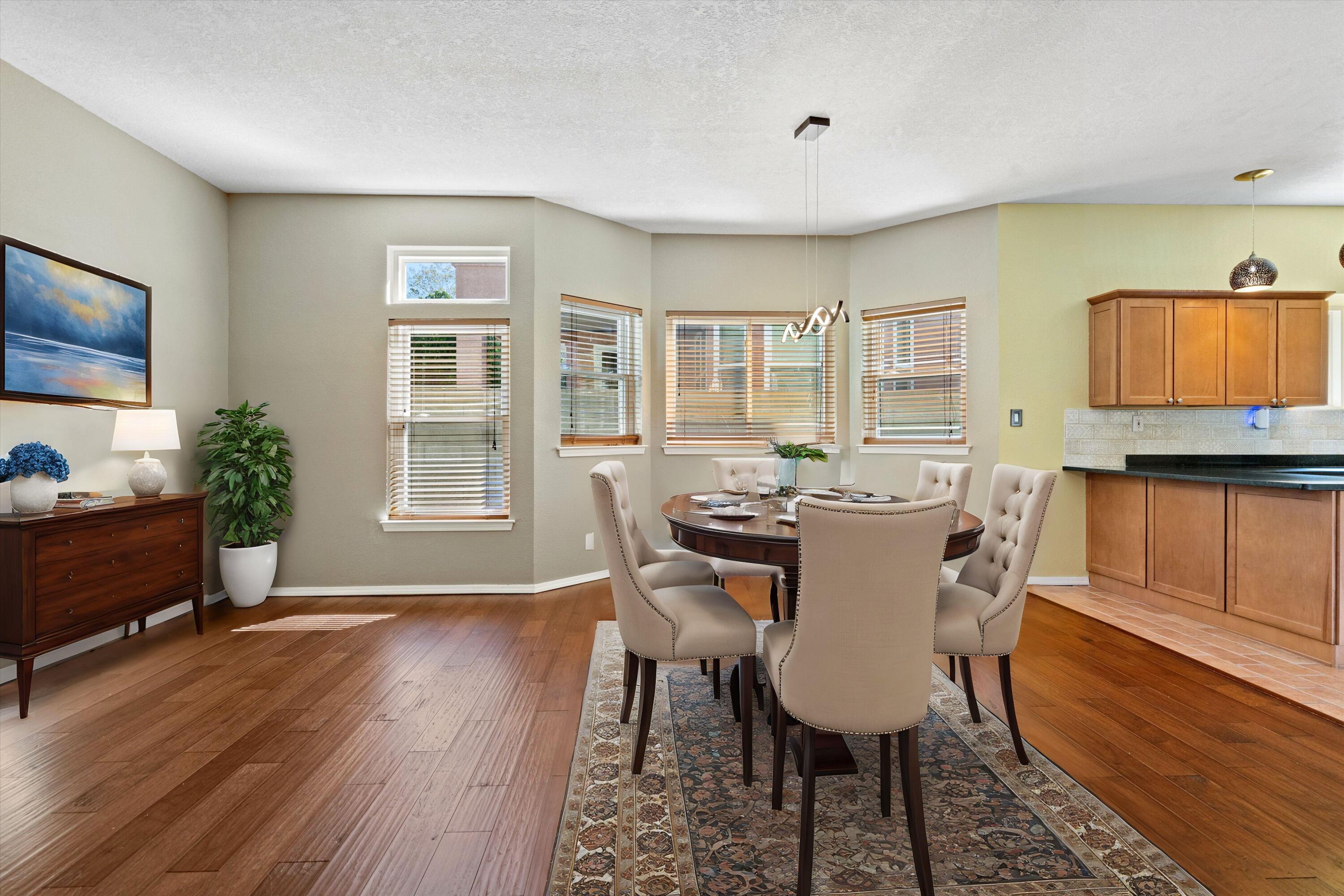 8621 NAPA VALLEY Road NE