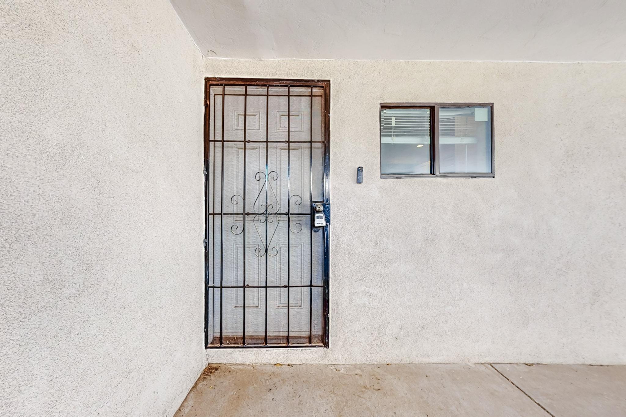 844 VALENCIA Drive SE