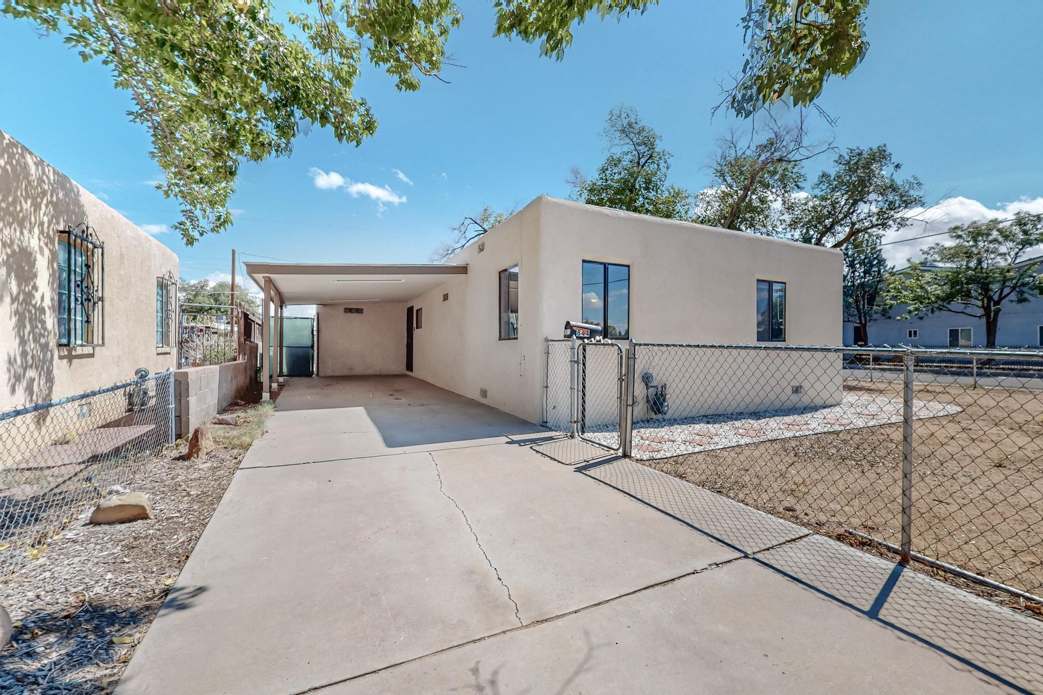 844 VALENCIA Drive SE