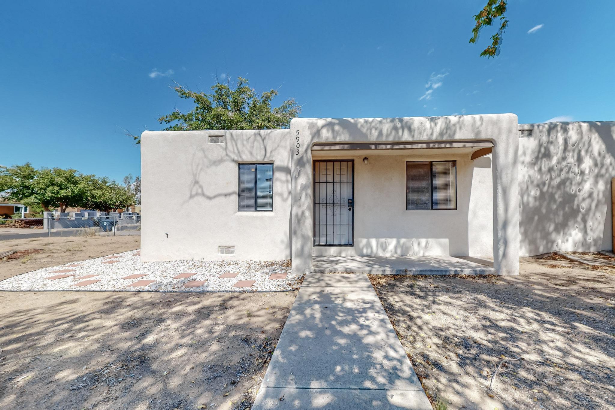 844 VALENCIA Drive SE