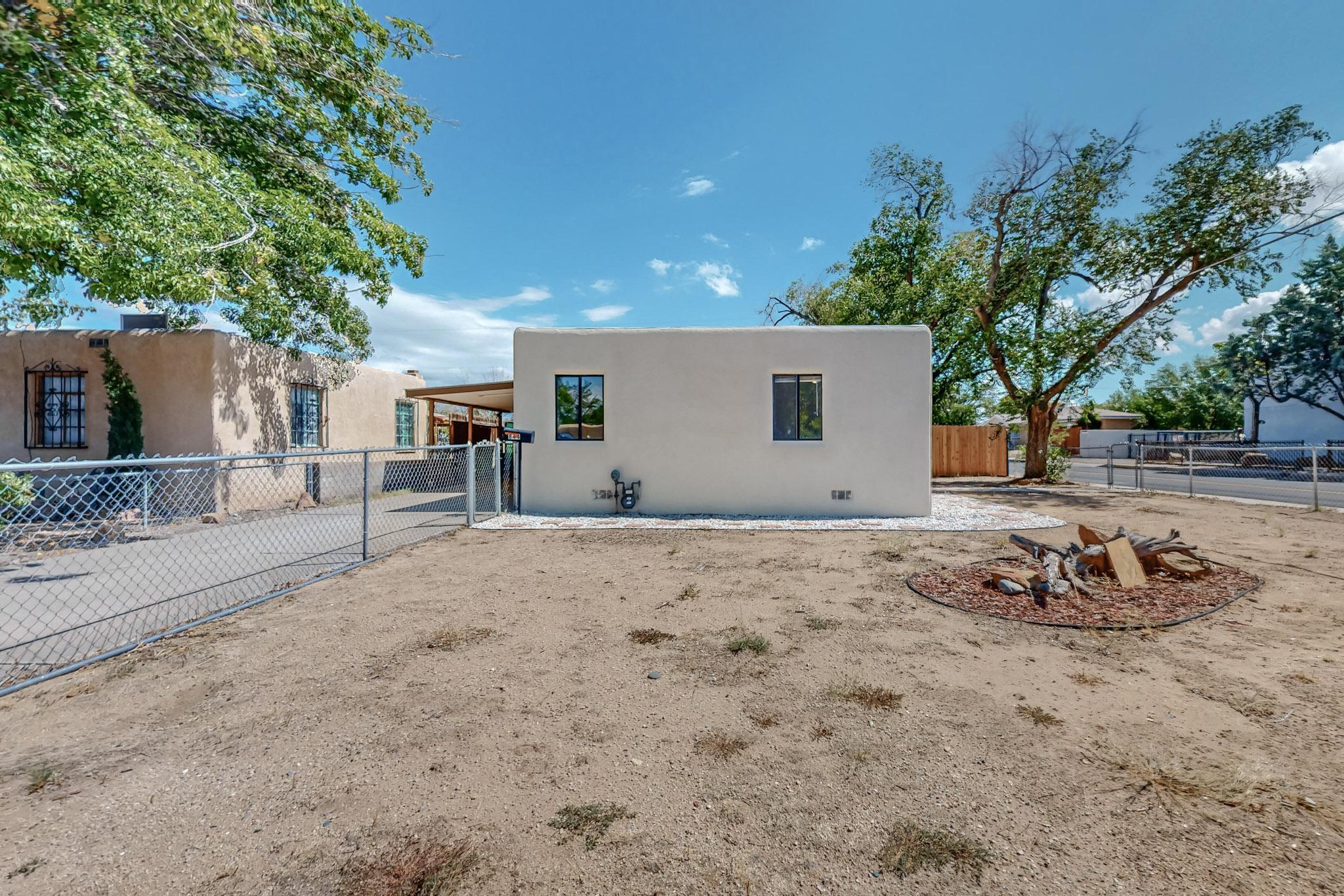 844 VALENCIA Drive SE