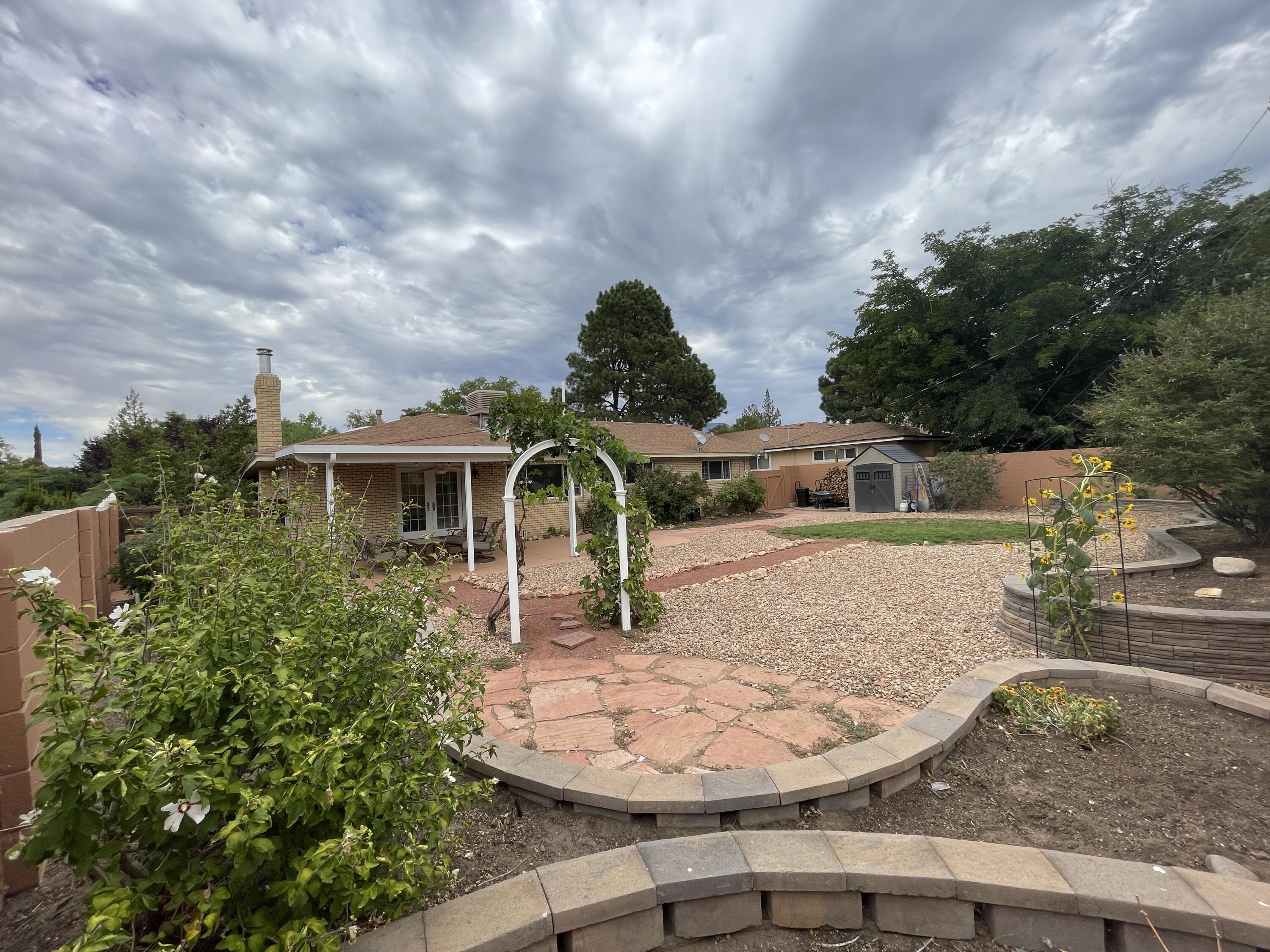 7108 DELLWOOD Road NE