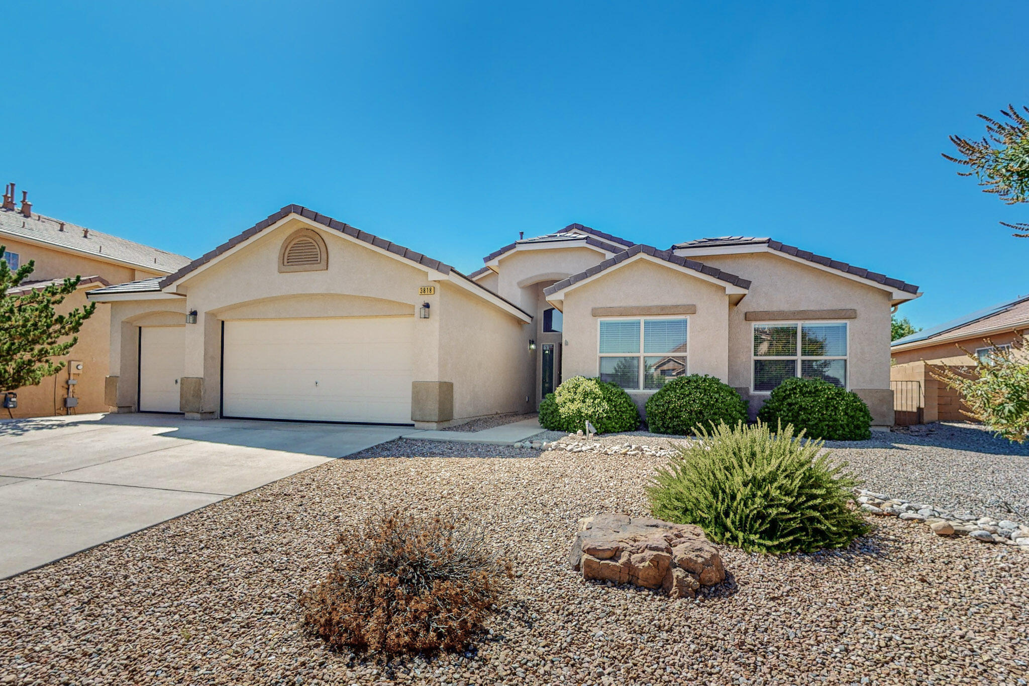 3818 CHOLLA Drive NE