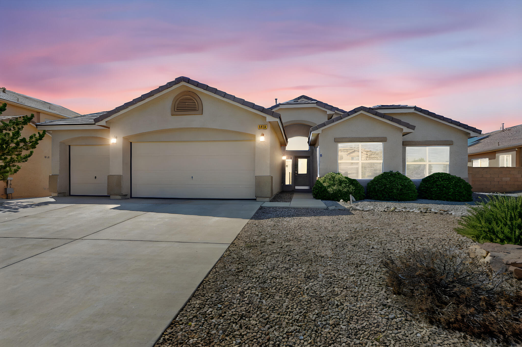 3818 CHOLLA Drive NE