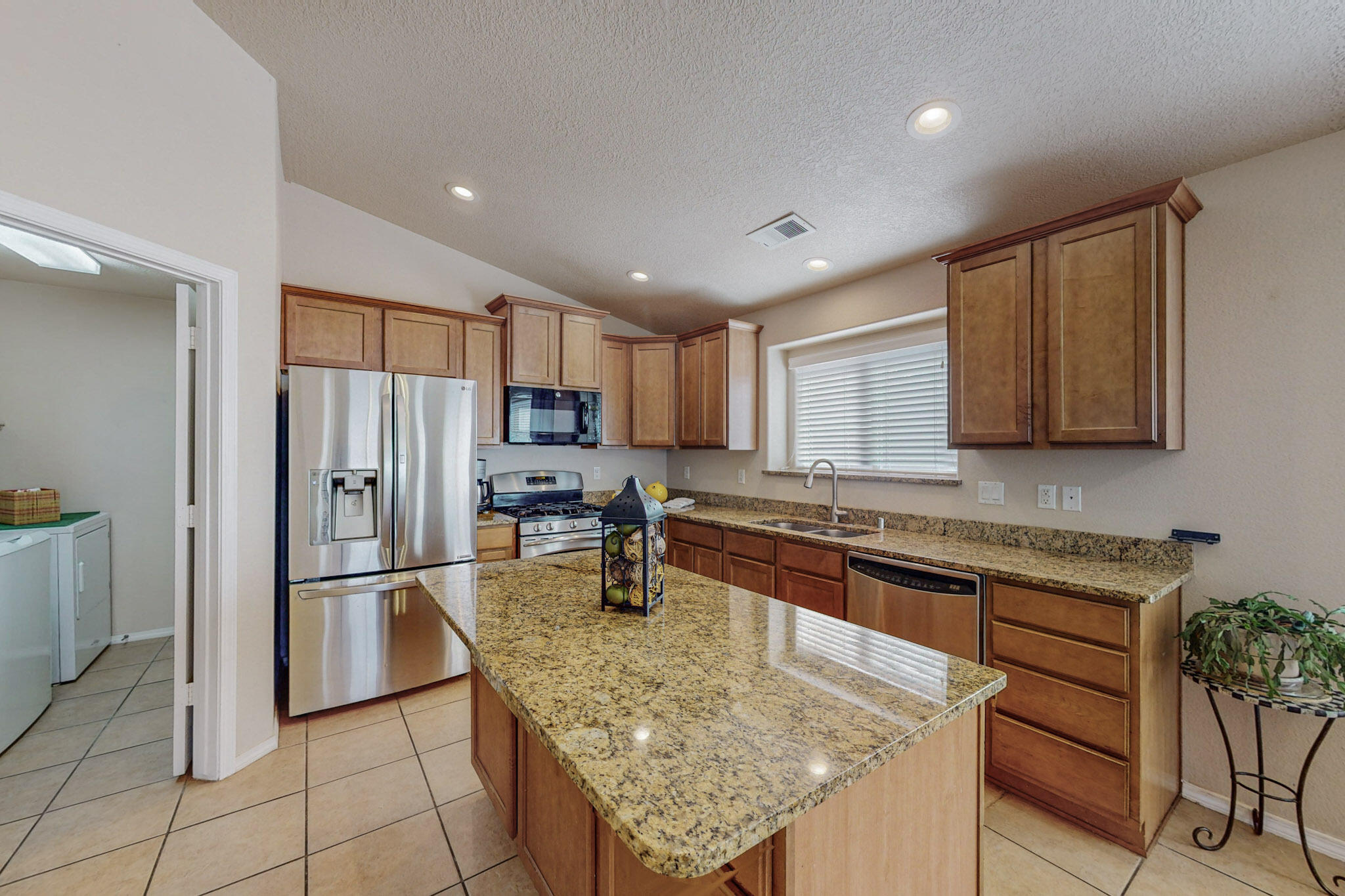 3818 CHOLLA Drive NE